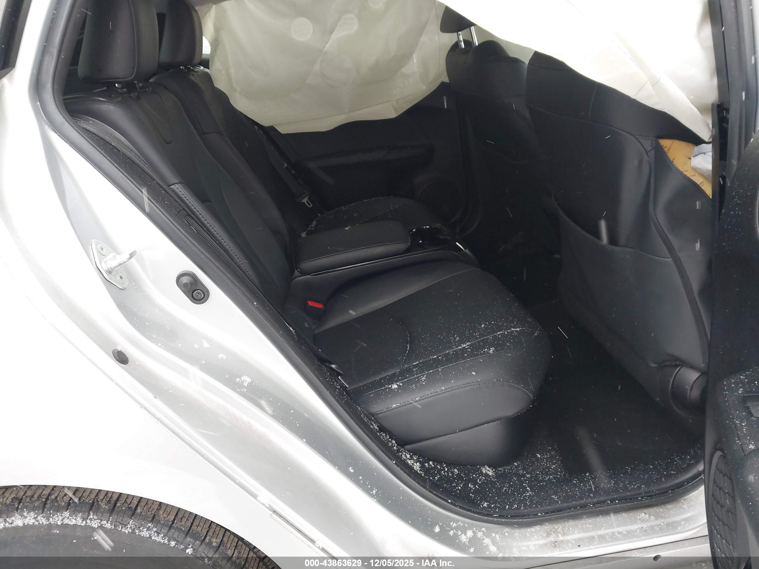 TOYOTA PRIUS image 8
