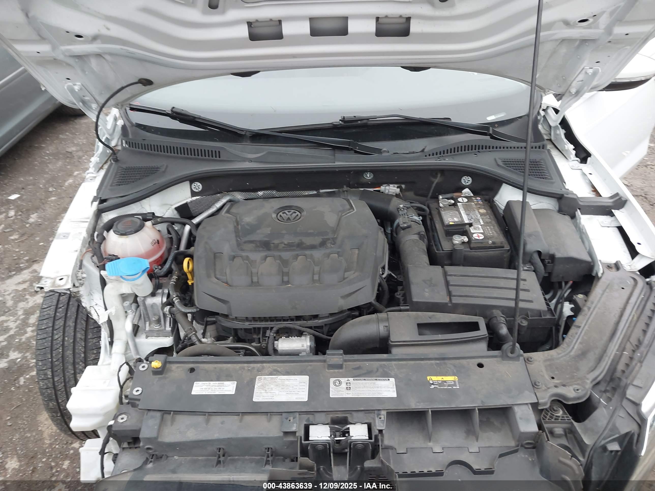 VOLKSWAGEN PASSAT image 10