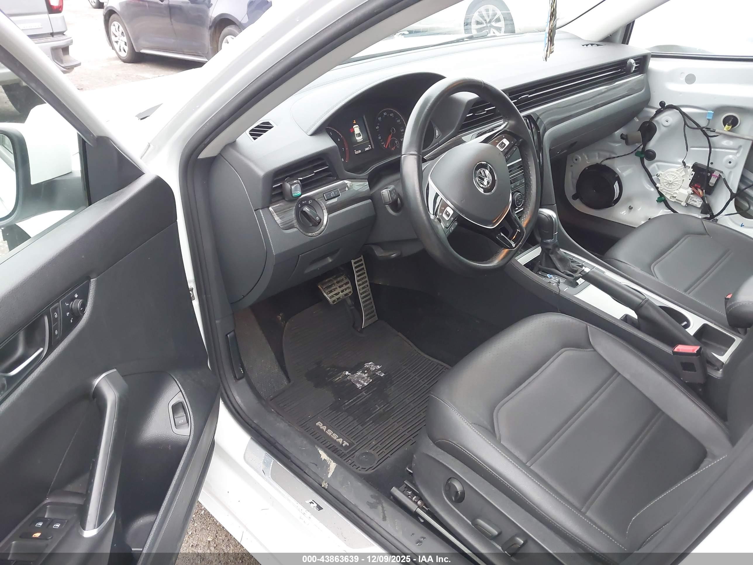 VOLKSWAGEN PASSAT image 5