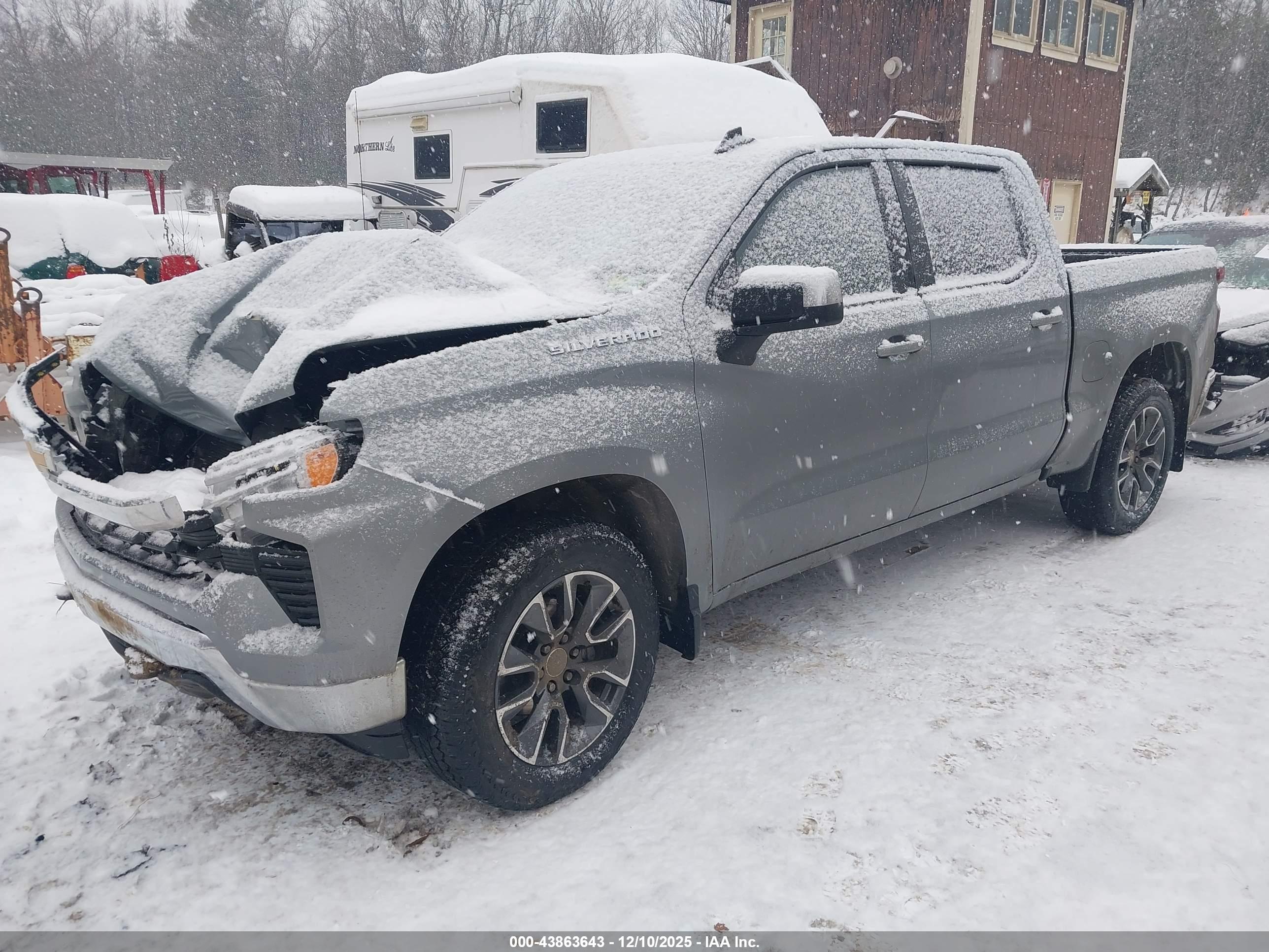 CHEVROLET SILVERADO image 2