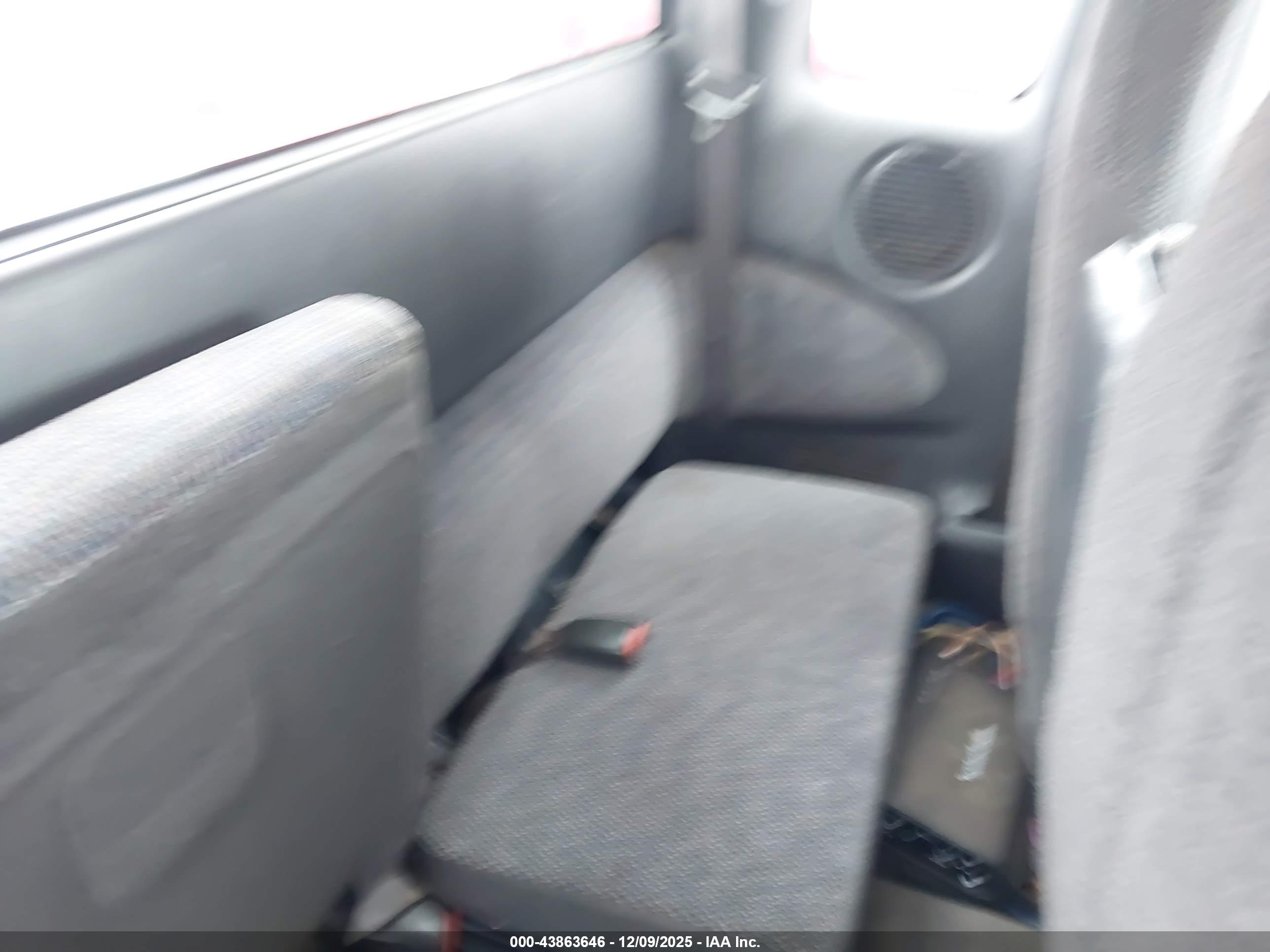 DODGE DAKOTA image 8