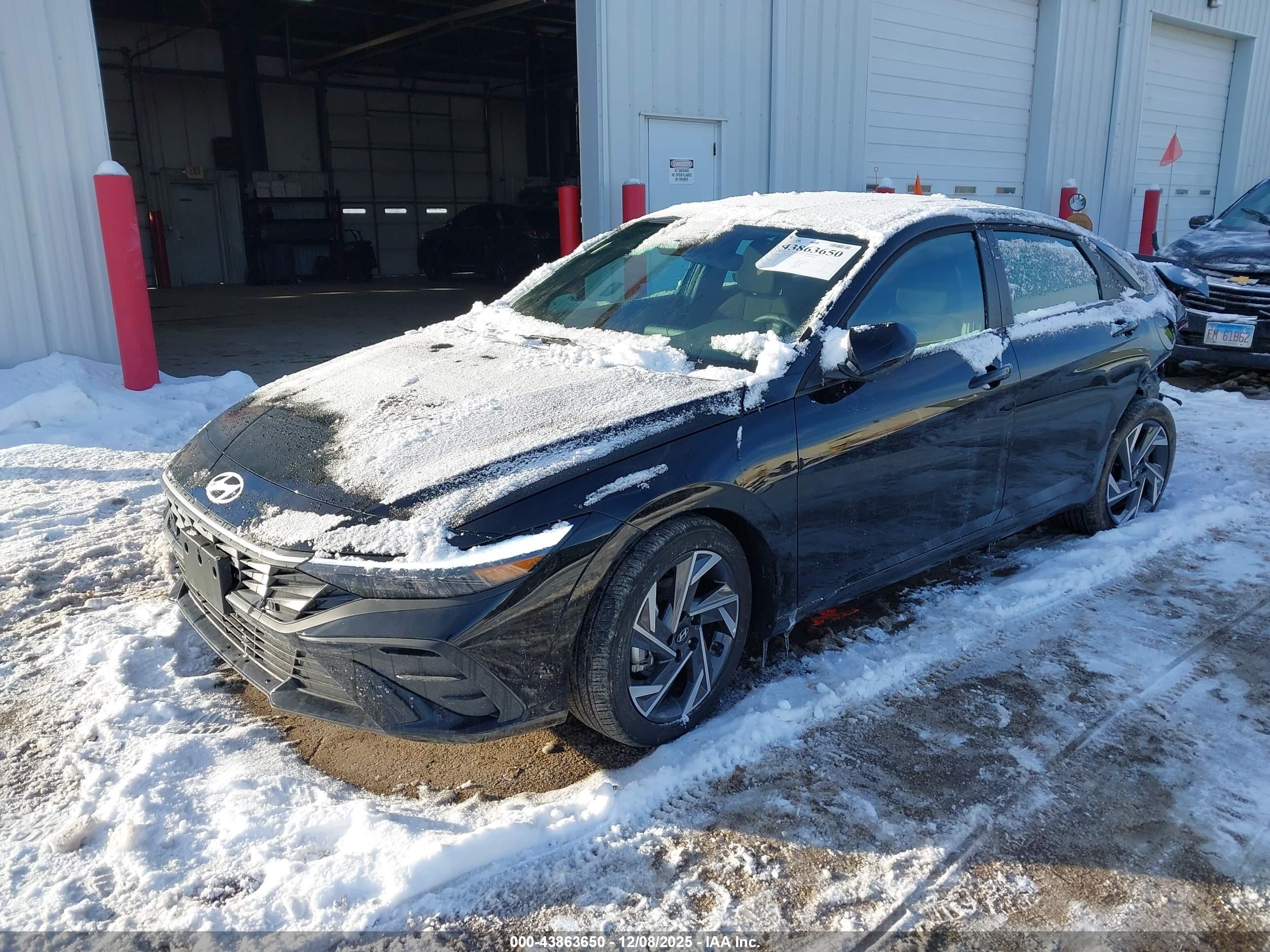 HYUNDAI ELANTRA image 2