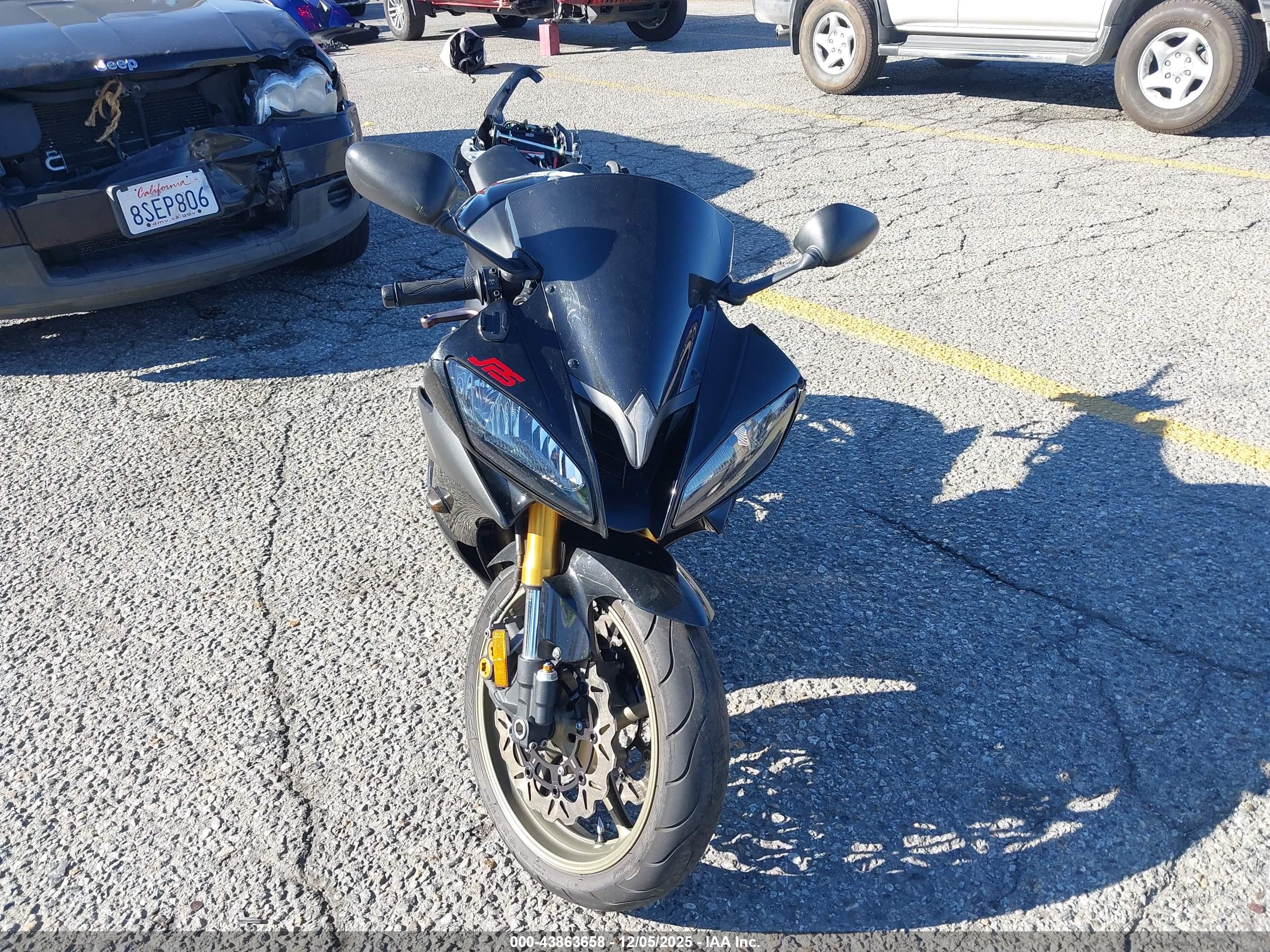 YAMAHA YZFR6 image 5