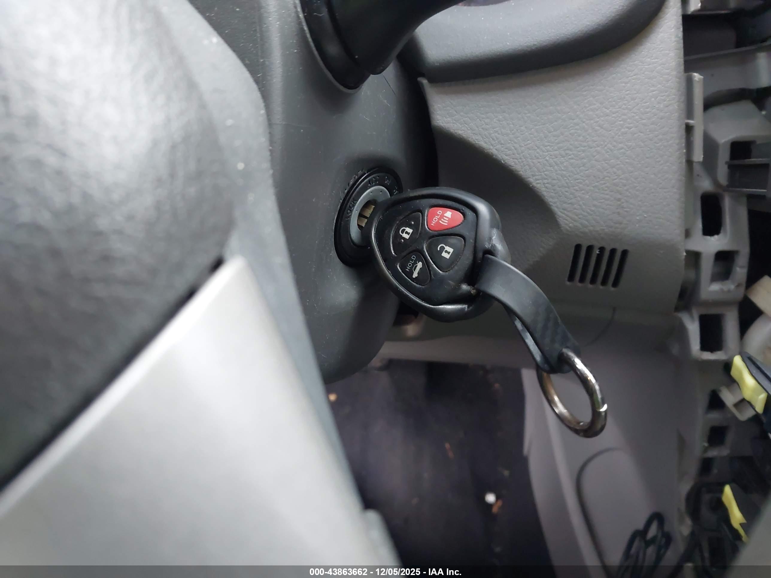 TOYOTA COROLLA image 11