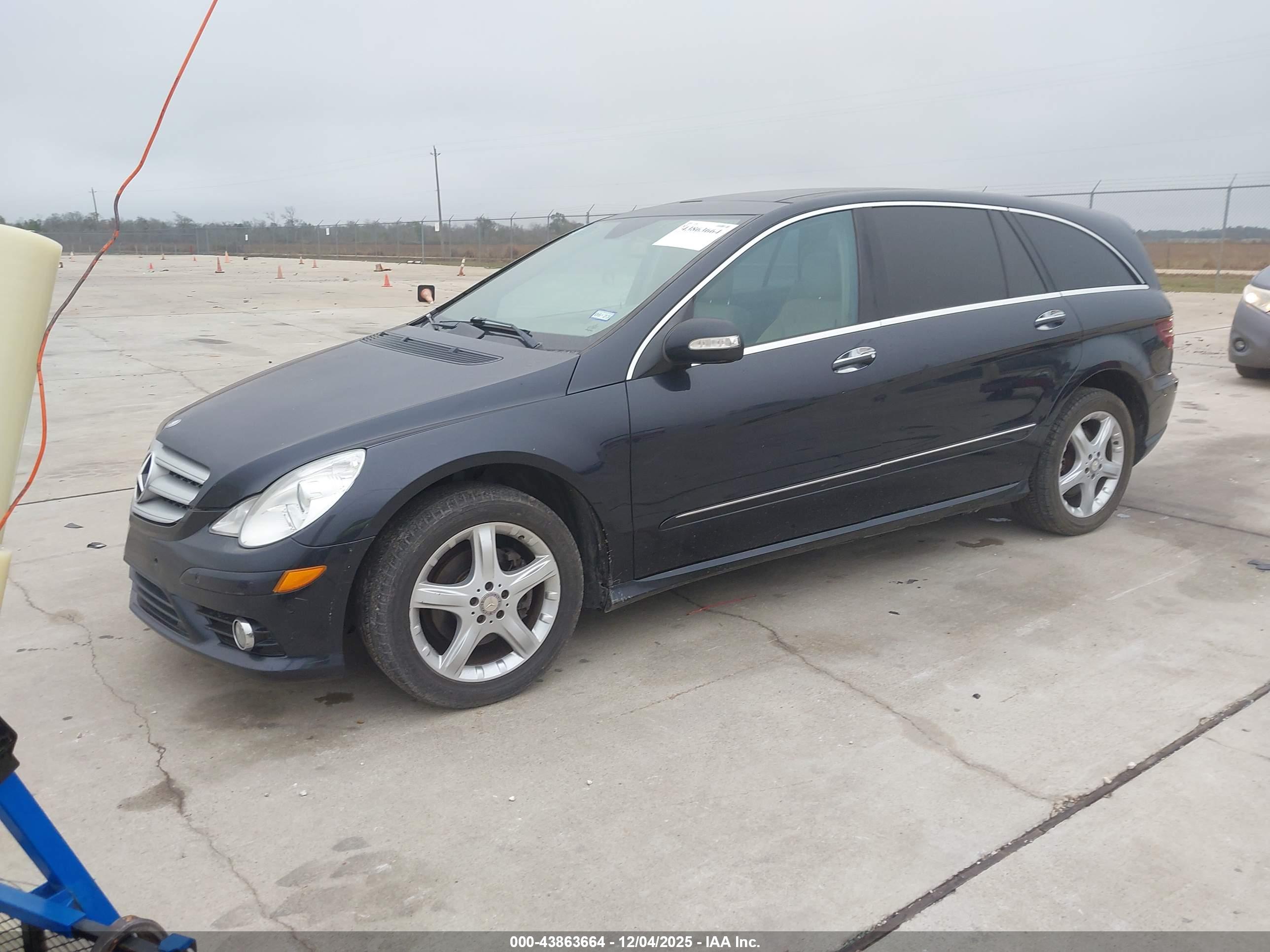 MERCEDES-BENZ R image 2