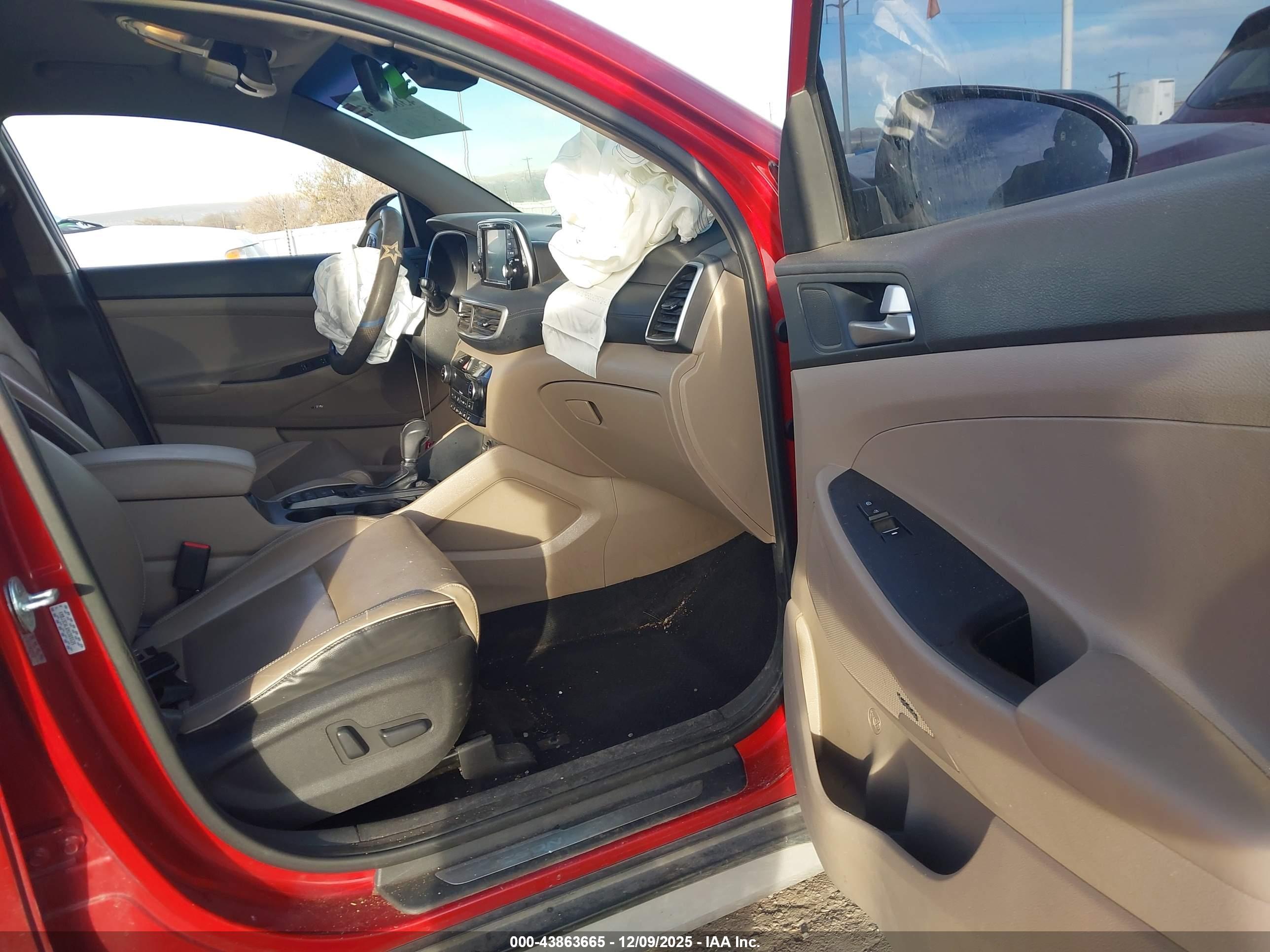 HYUNDAI TUCSON image 5