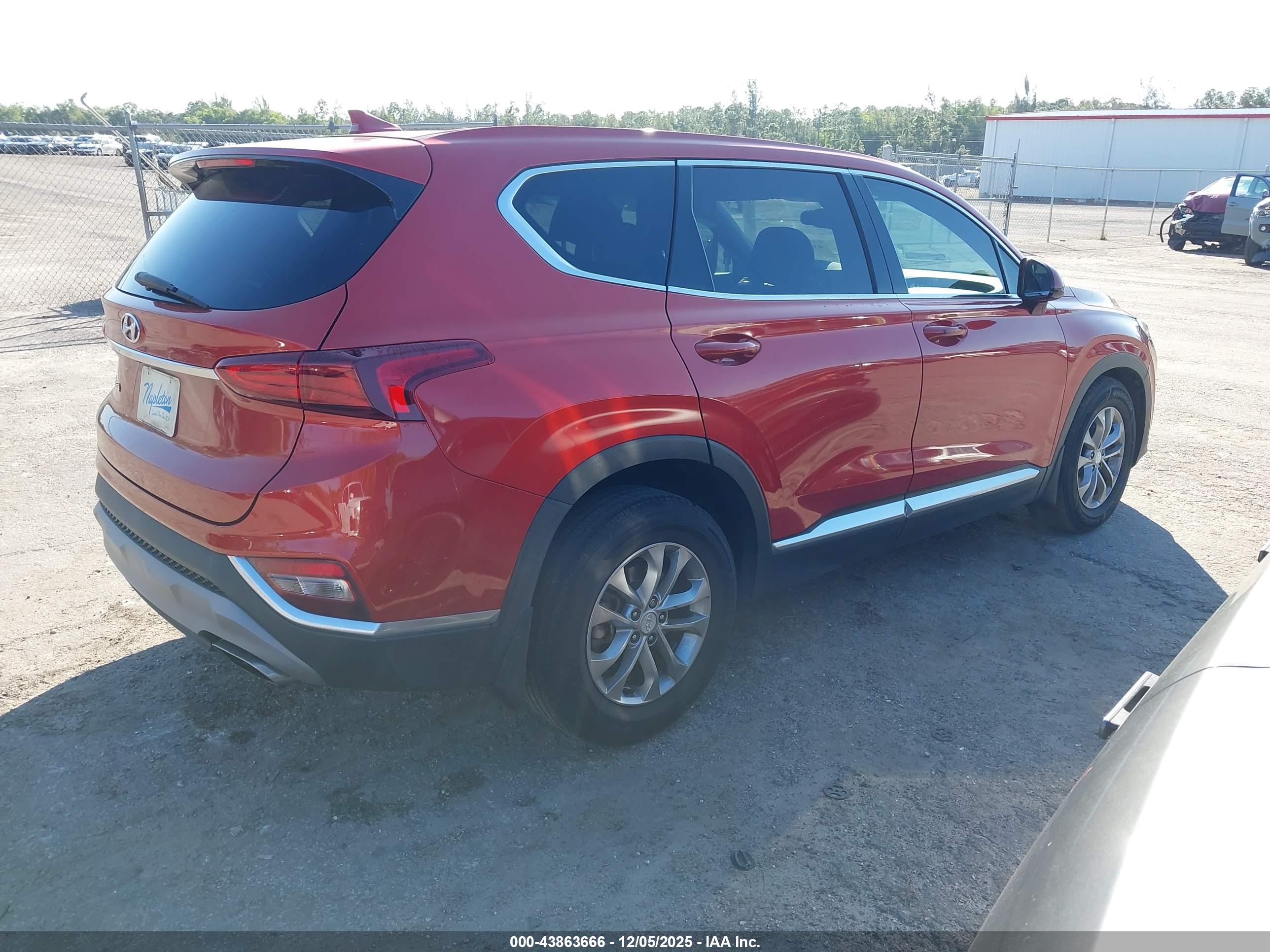 HYUNDAI SANTA image 4