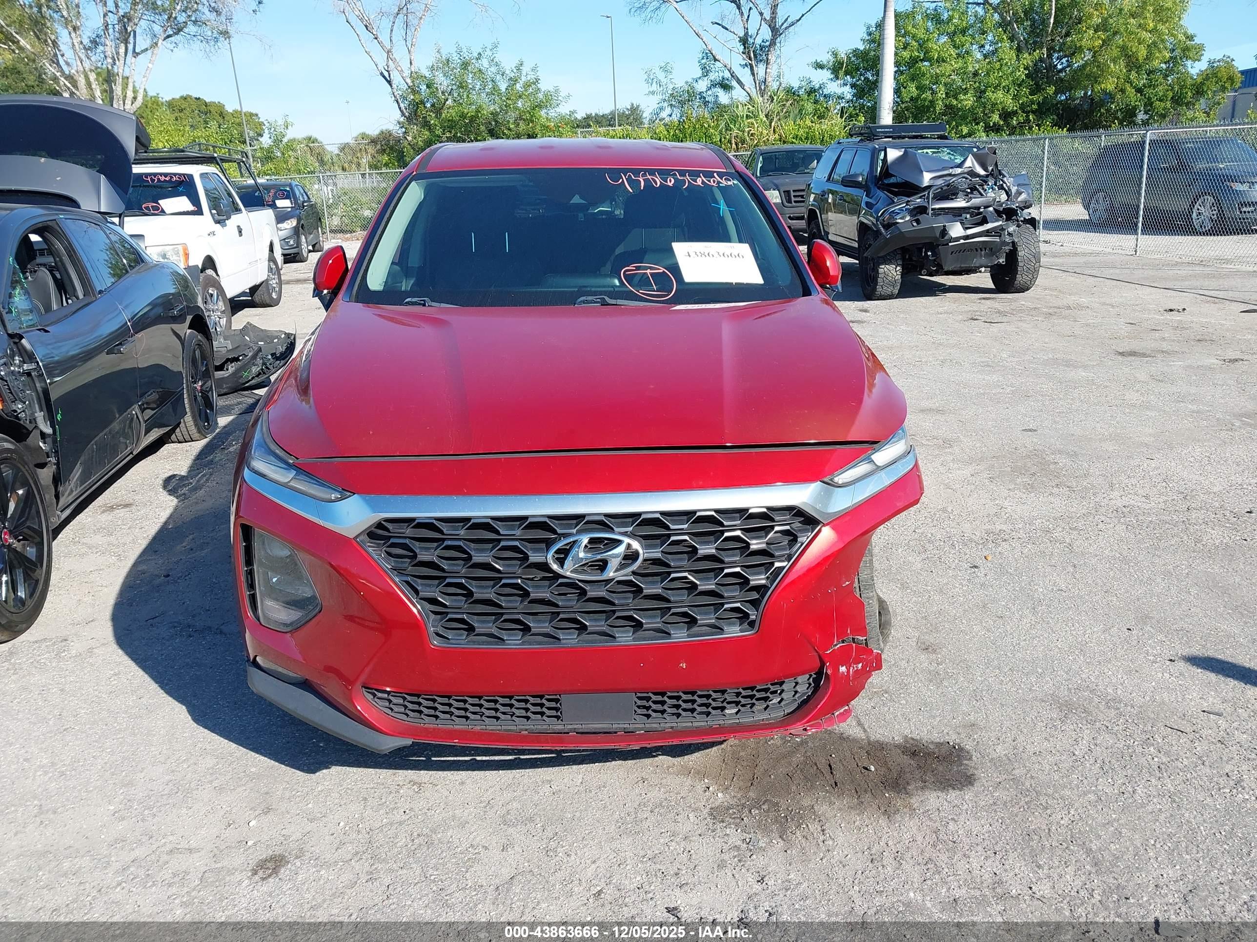 HYUNDAI SANTA image 6