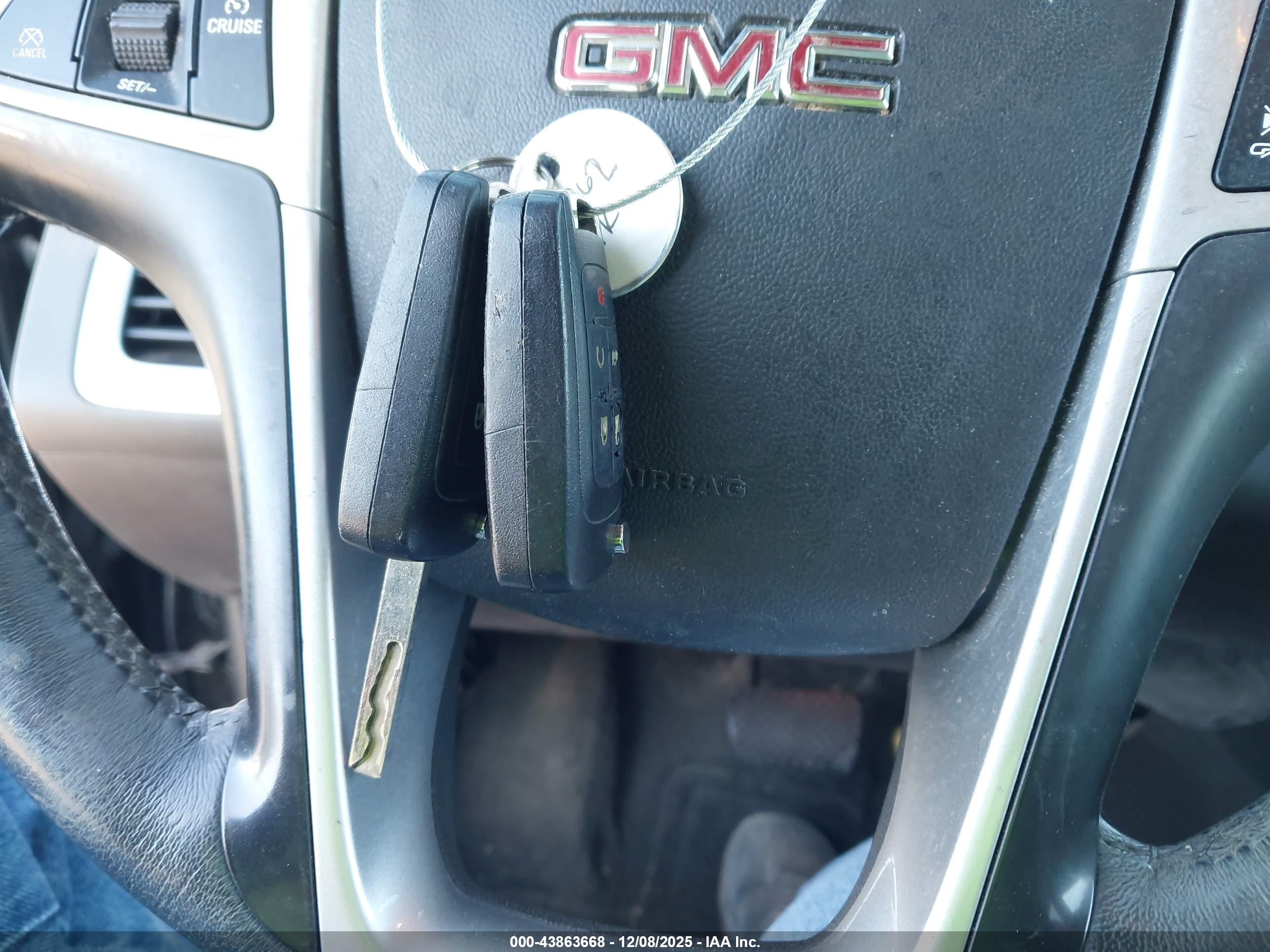 GMC TERRAIN image 11