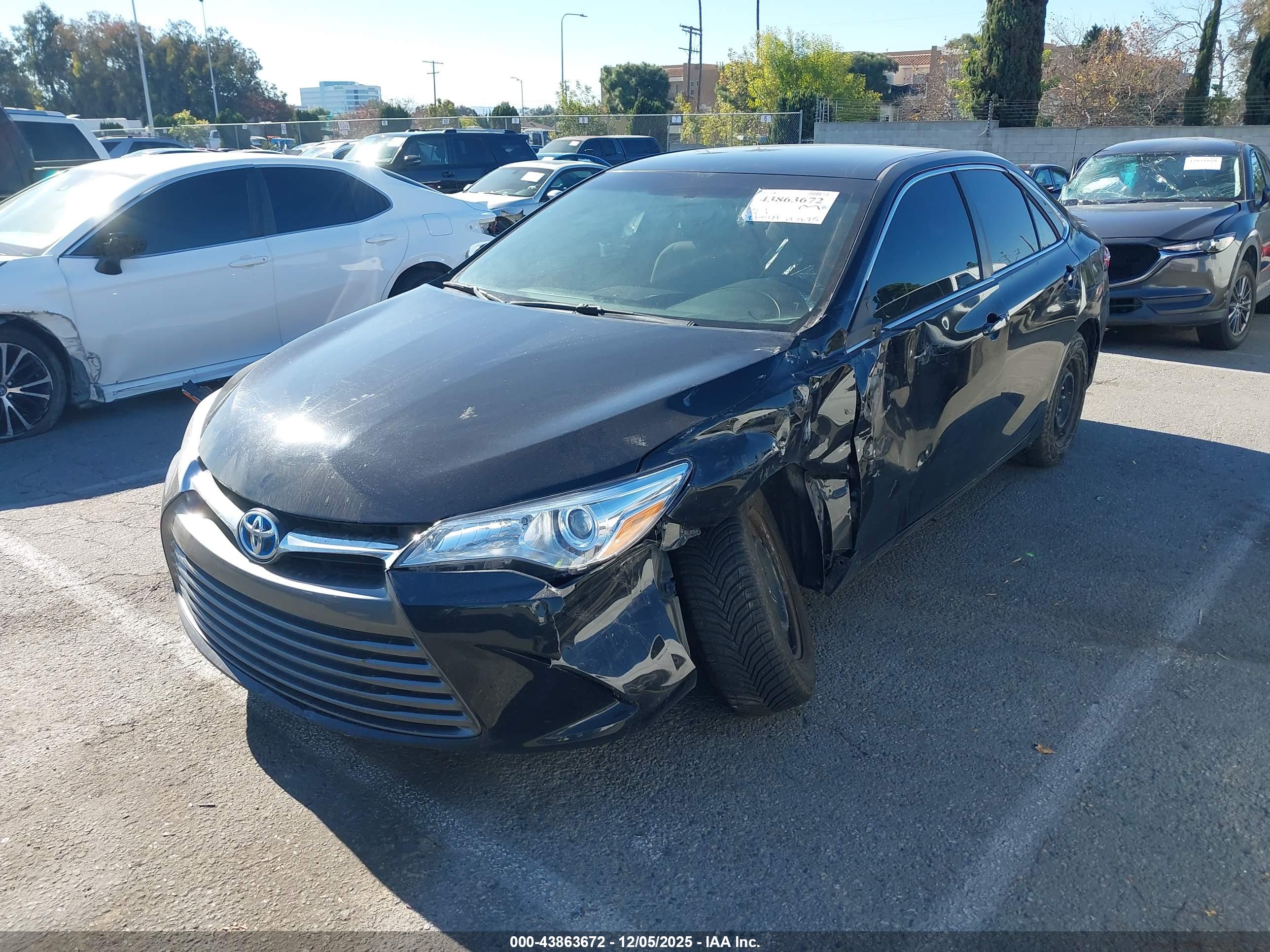 TOYOTA CAMRY image 2