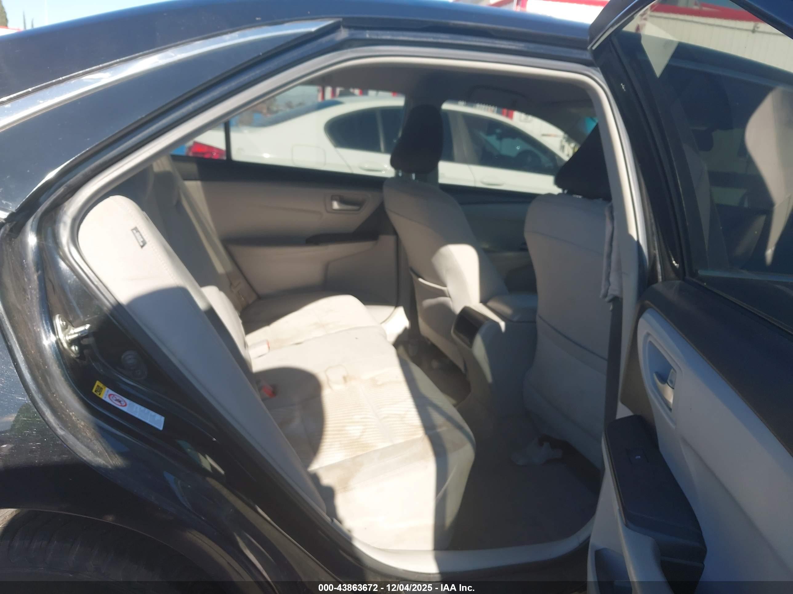 TOYOTA CAMRY image 8