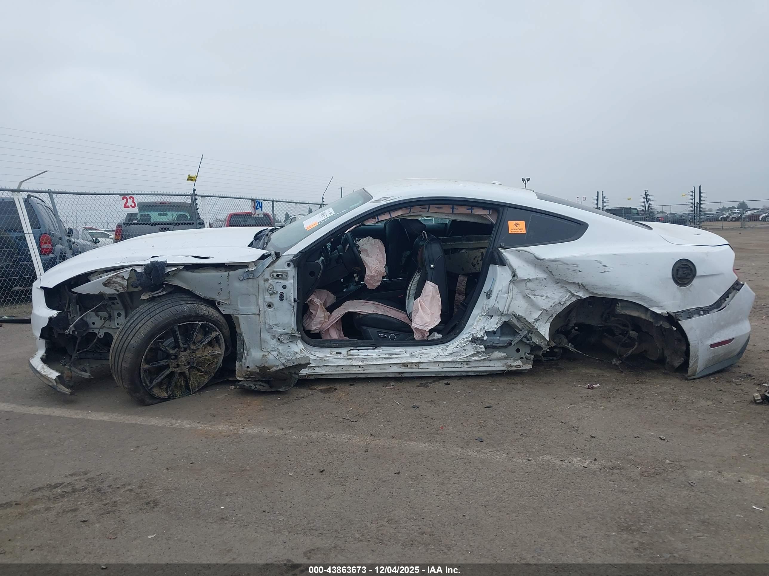 FORD MUSTANG image 6
