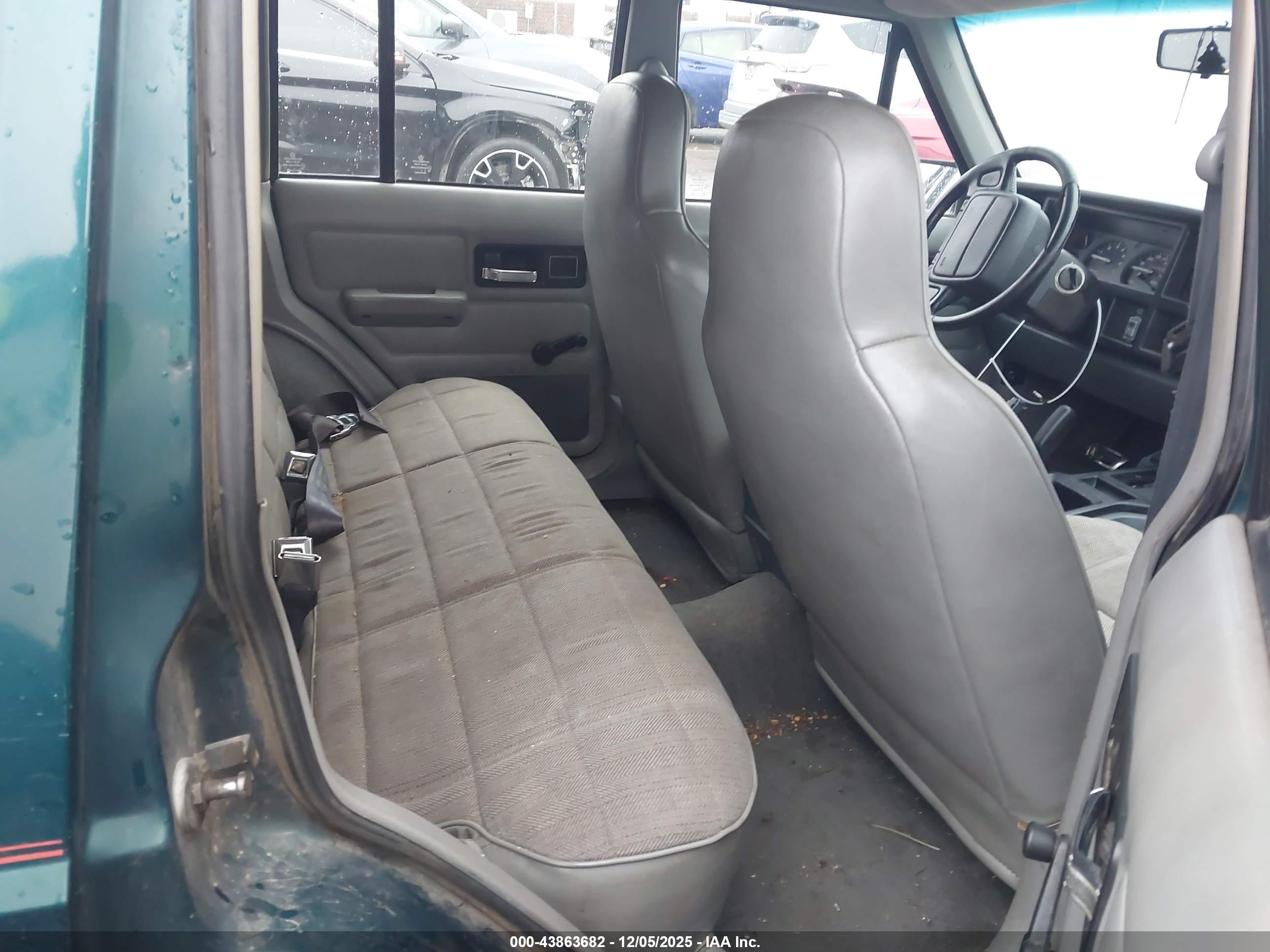 JEEP CHEROKEE image 8