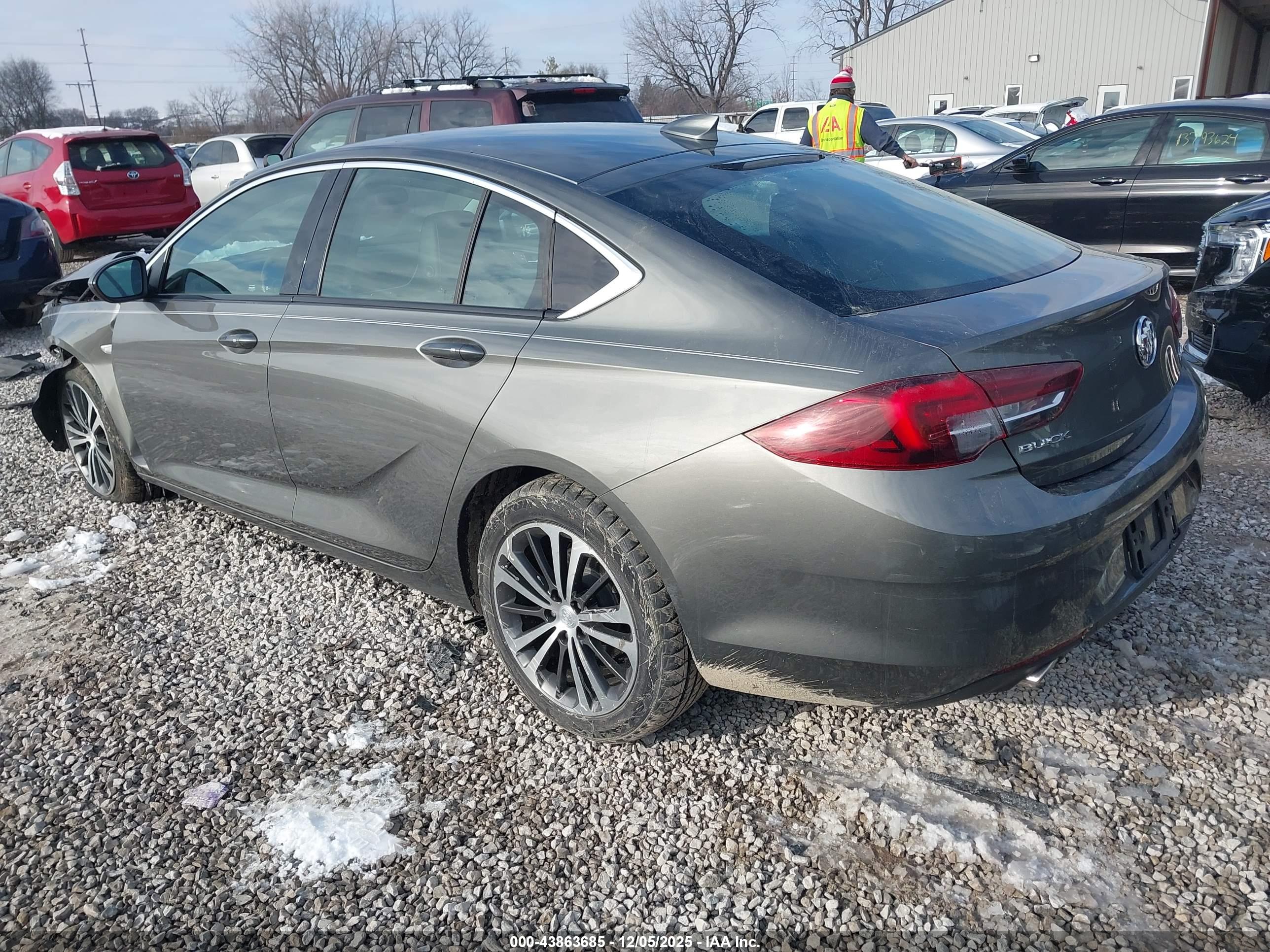 BUICK REGAL image 3