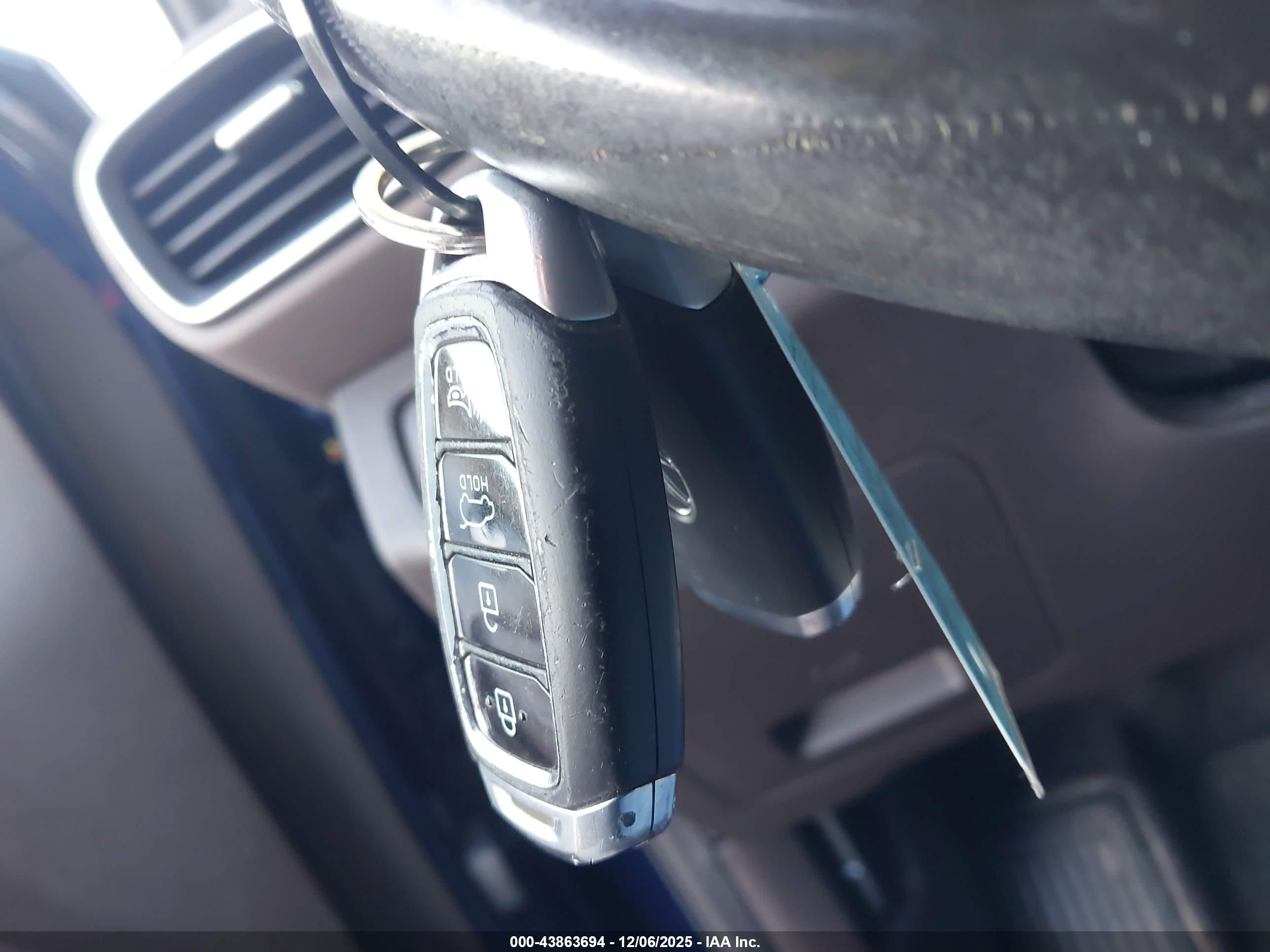 HYUNDAI SANTA image 11