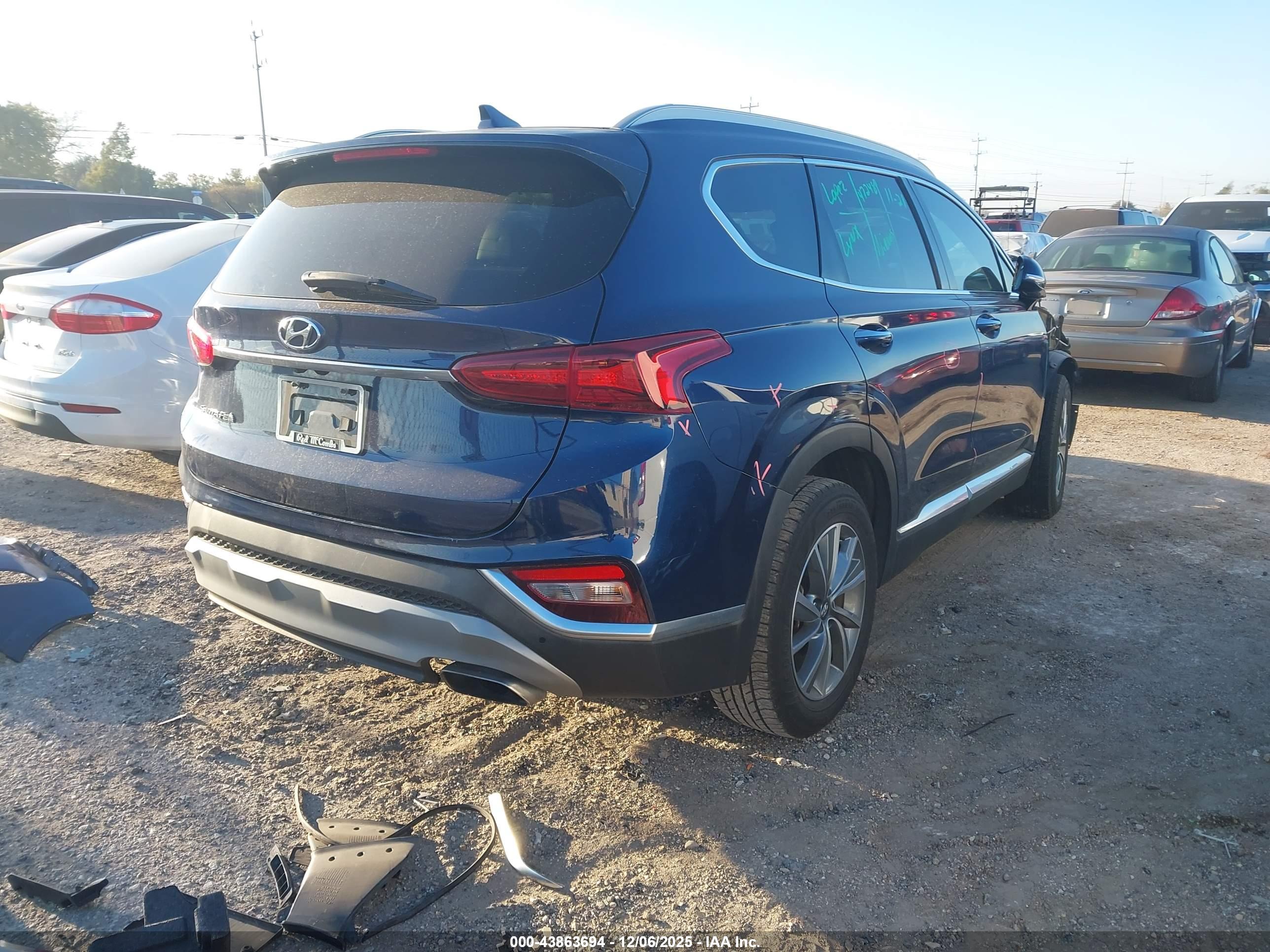 HYUNDAI SANTA image 4