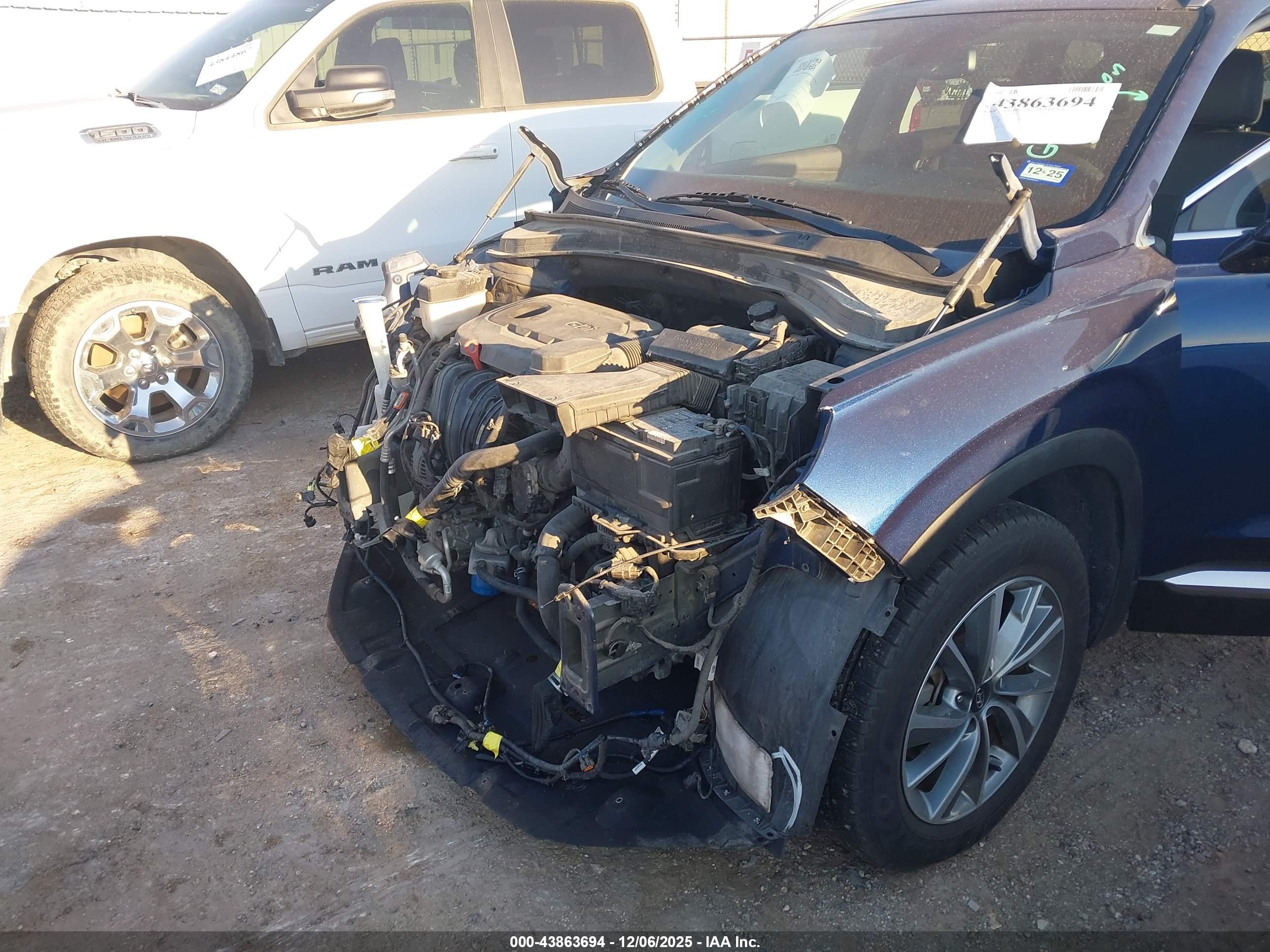 HYUNDAI SANTA image 6