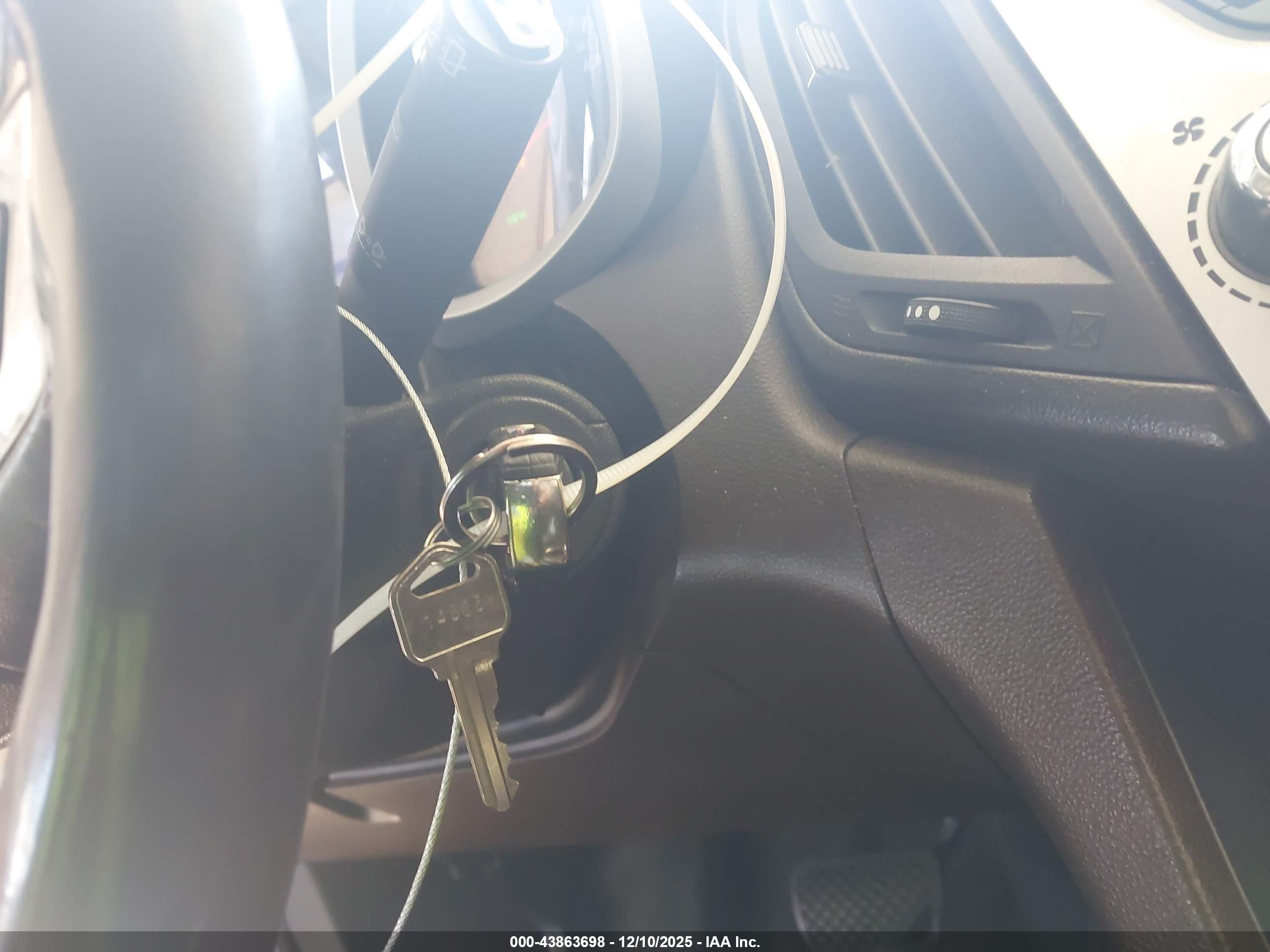 CHEVROLET EQUINOX image 11