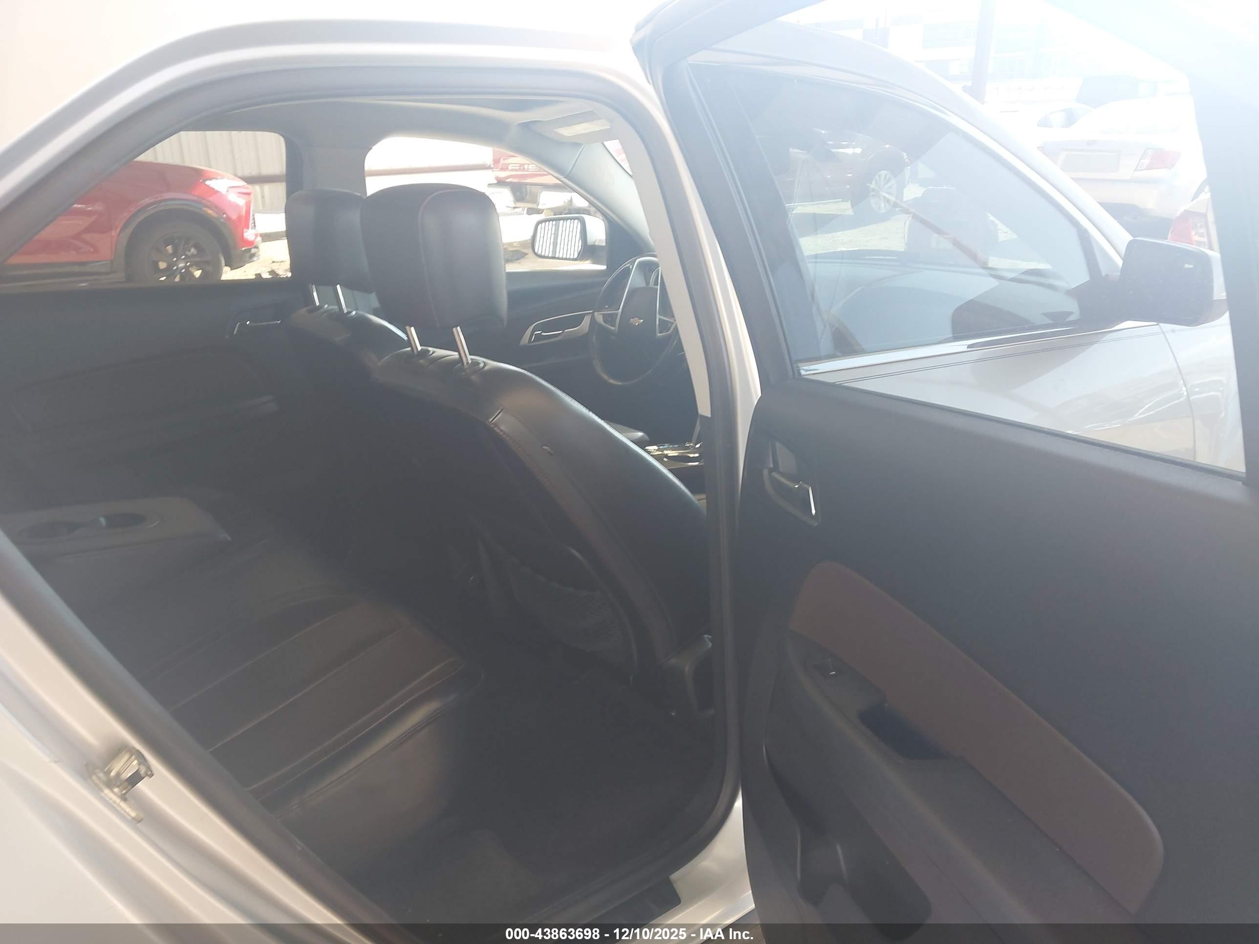 CHEVROLET EQUINOX image 8