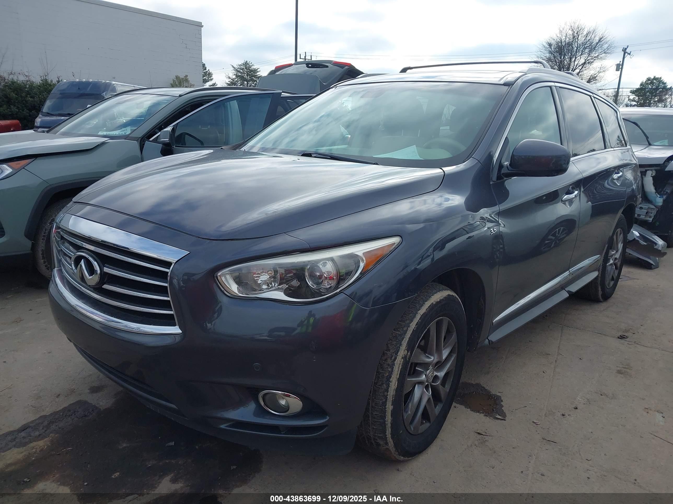 INFINITI QX60 image 2