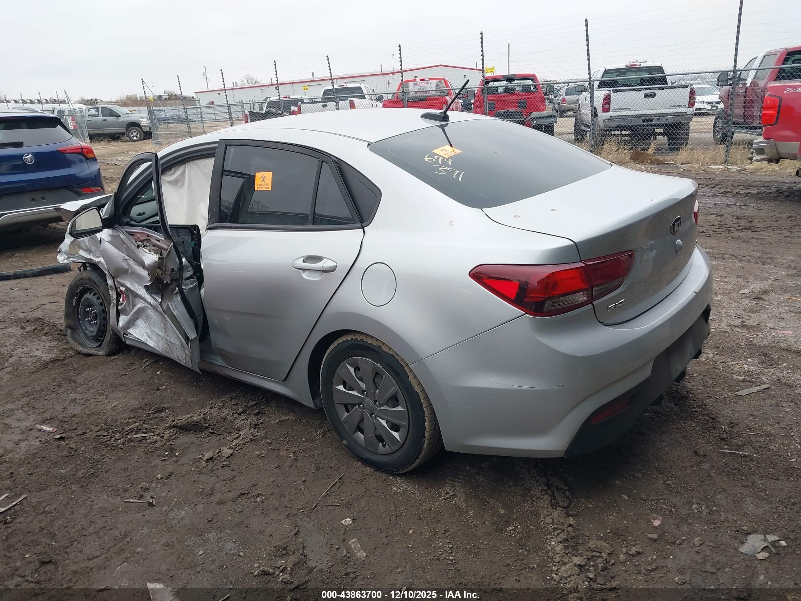 KIA RIO image 3