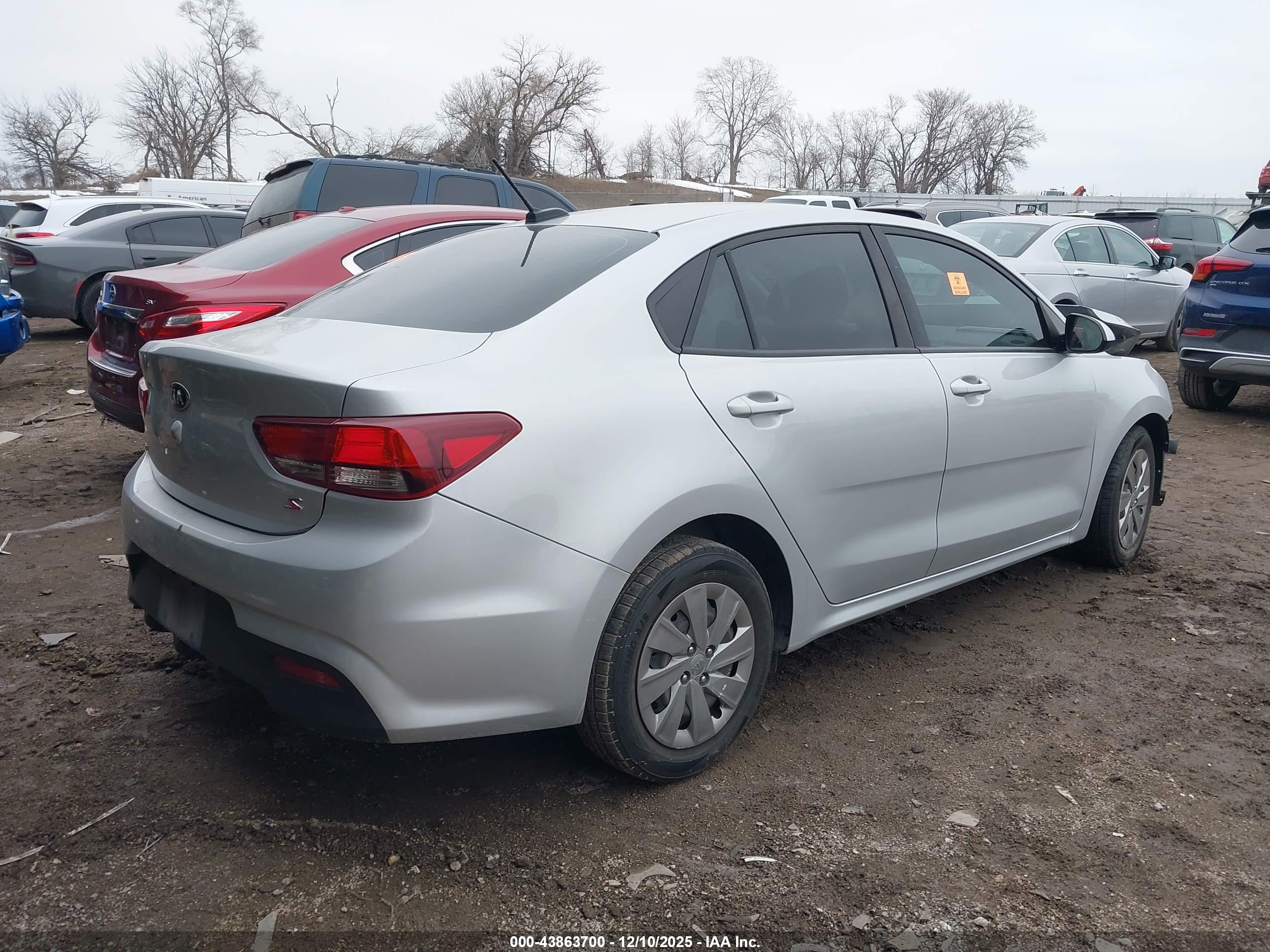 KIA RIO image 4