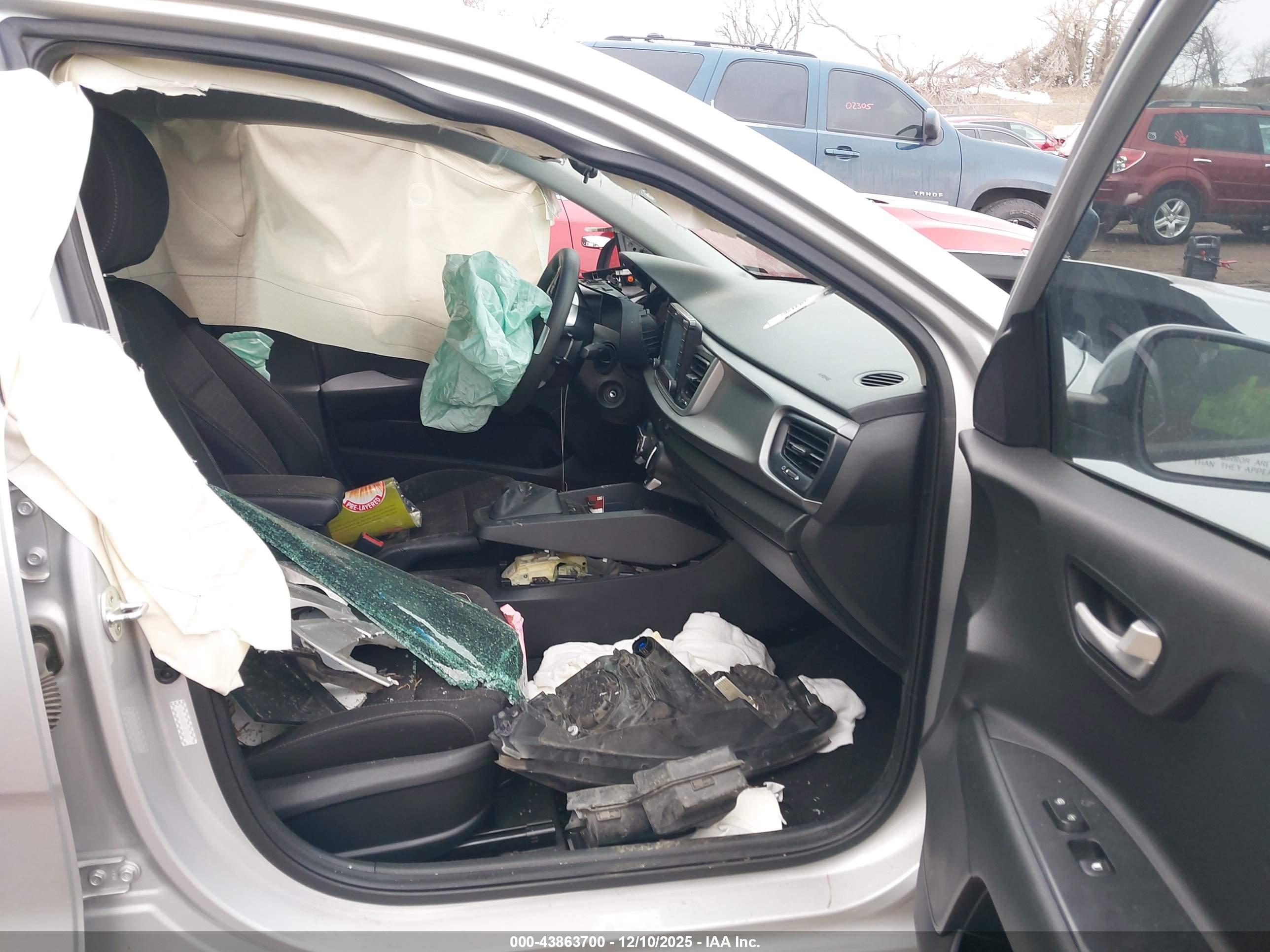 KIA RIO image 5