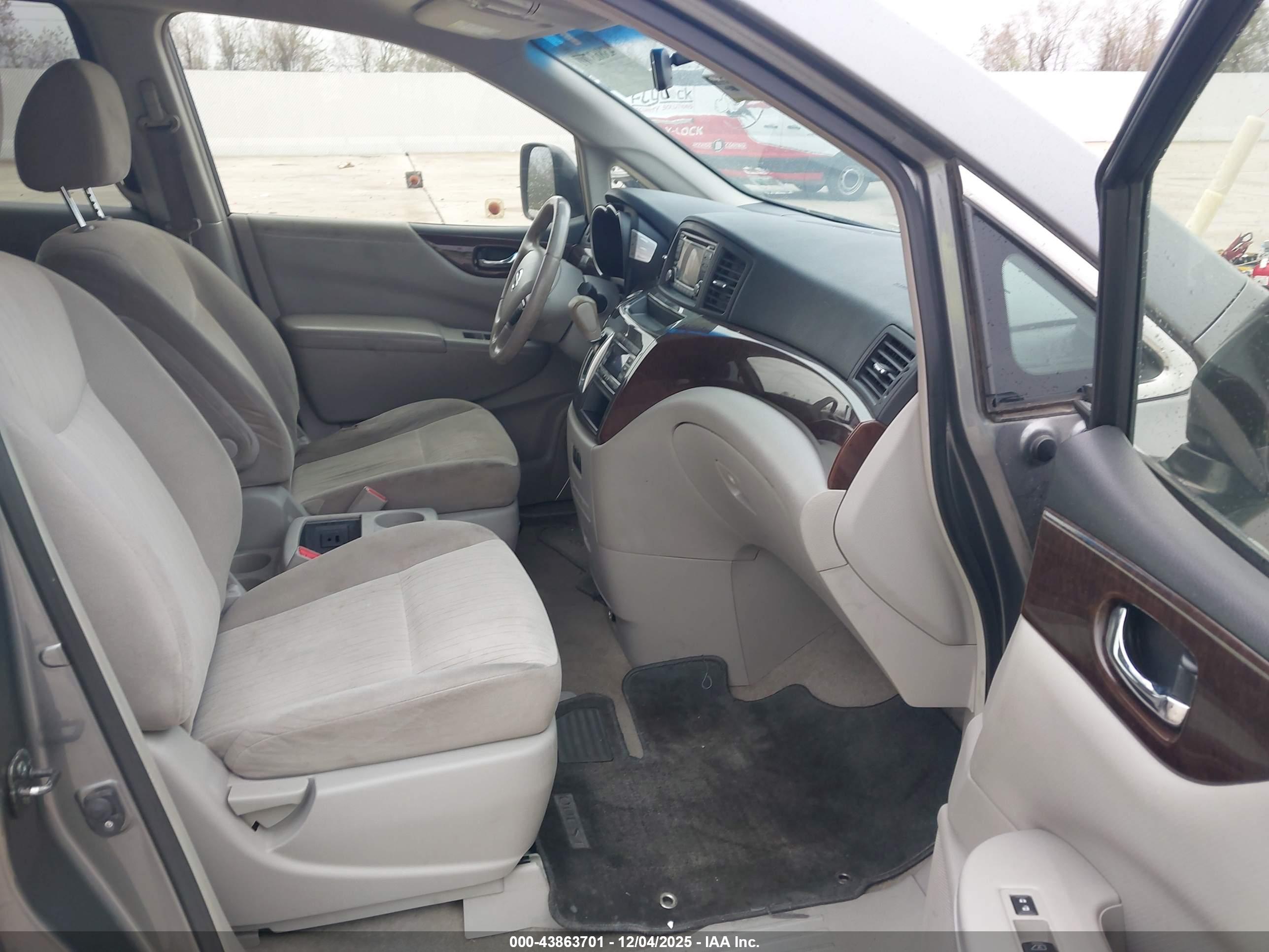 NISSAN QUEST image 5