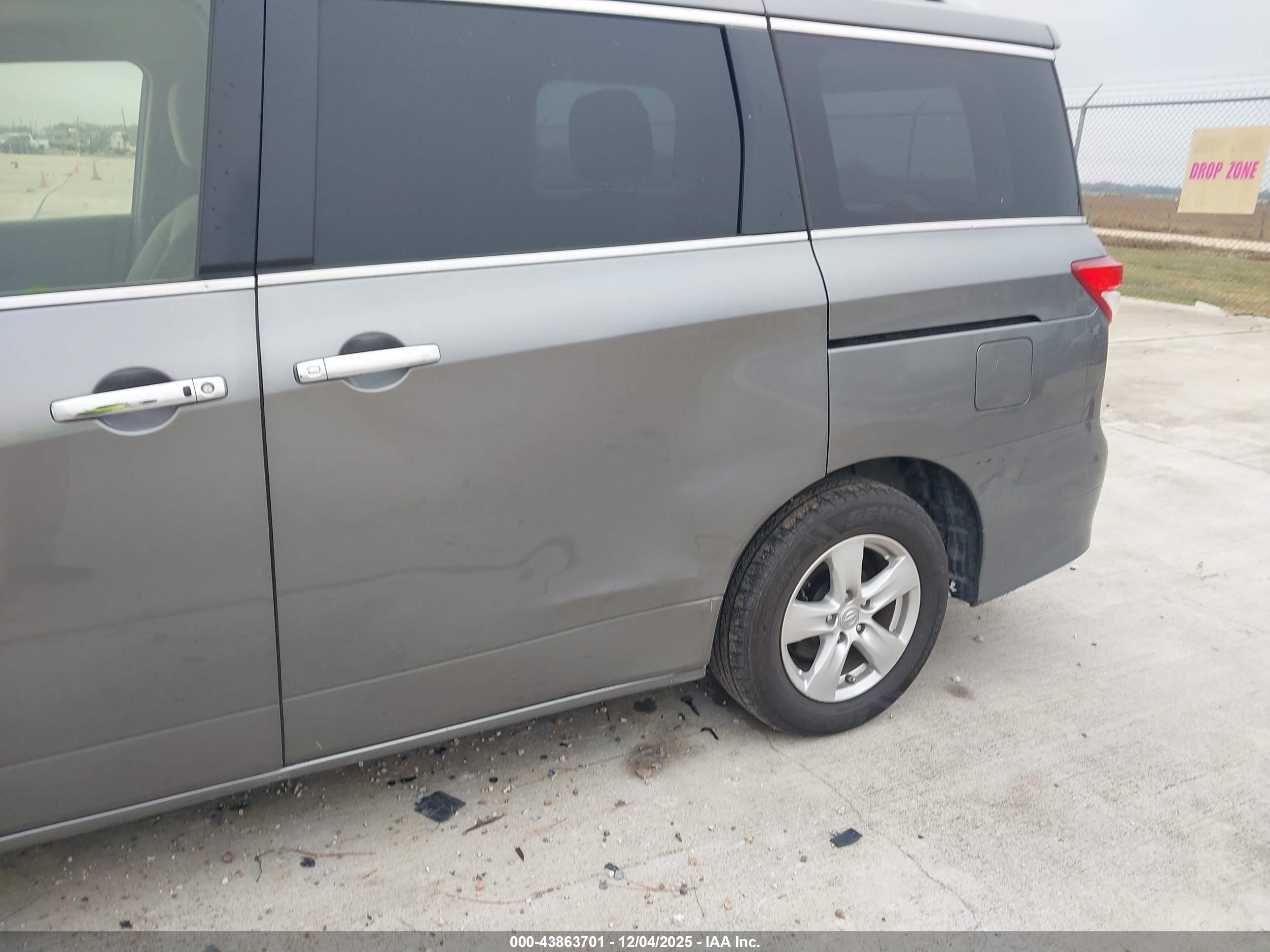 NISSAN QUEST image 6
