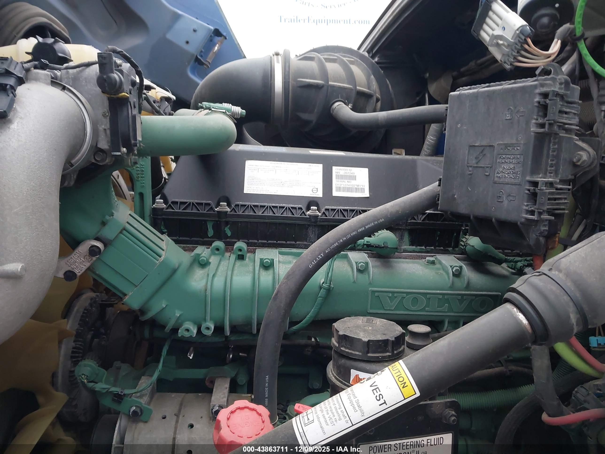 VOLVO VNR image 10