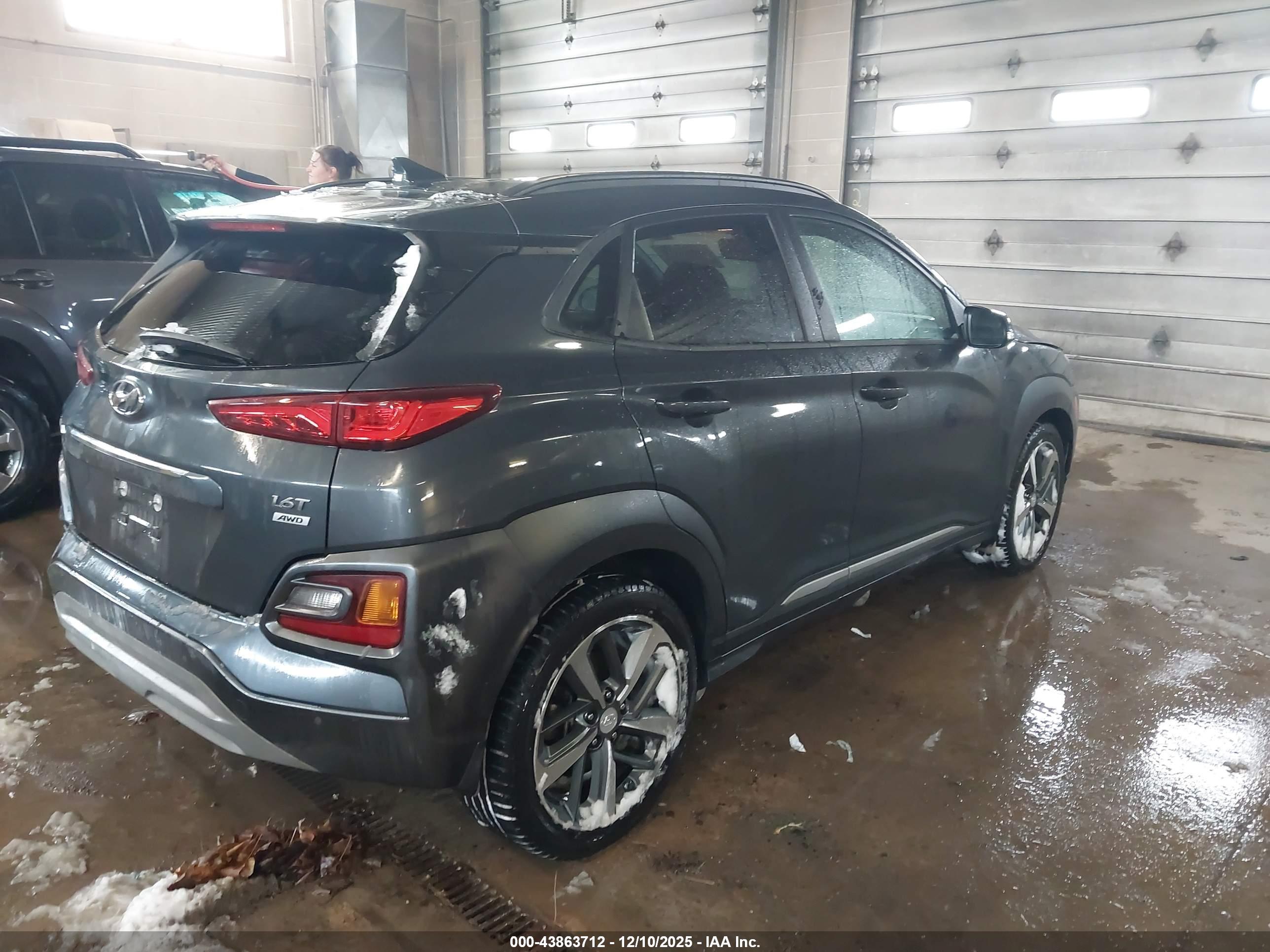 HYUNDAI KONA image 4