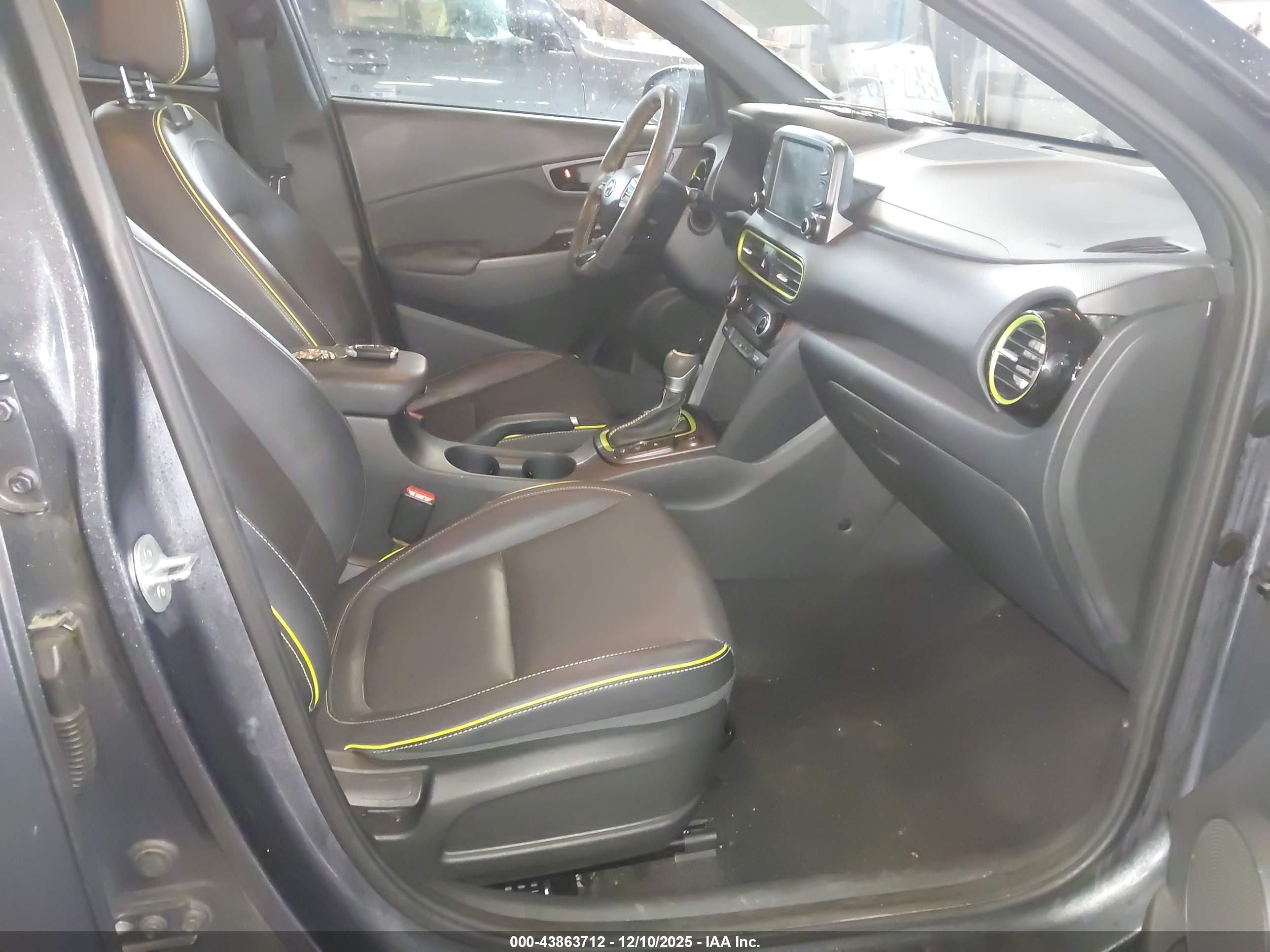 HYUNDAI KONA image 5