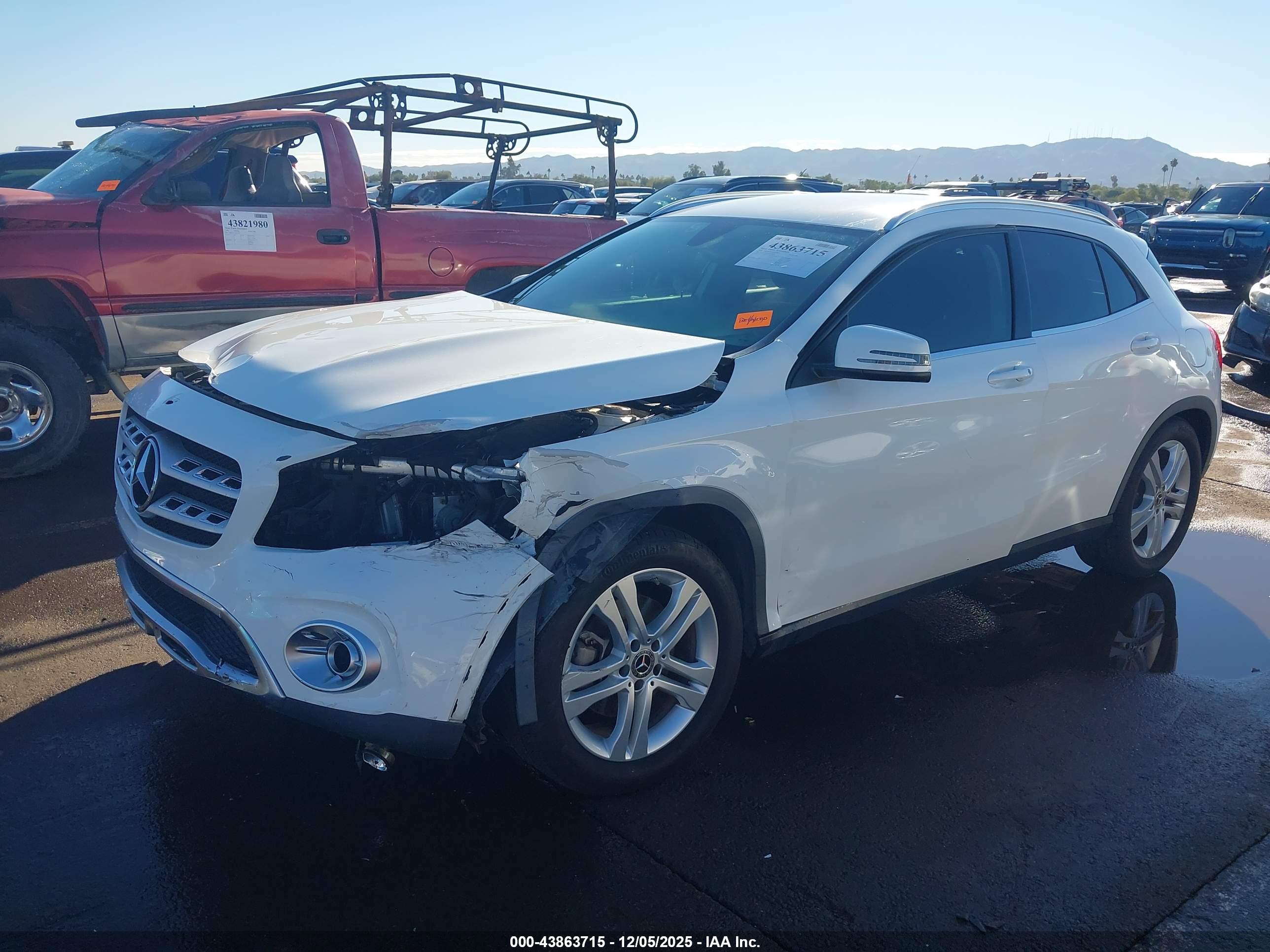 MERCEDES-BENZ GLA image 6
