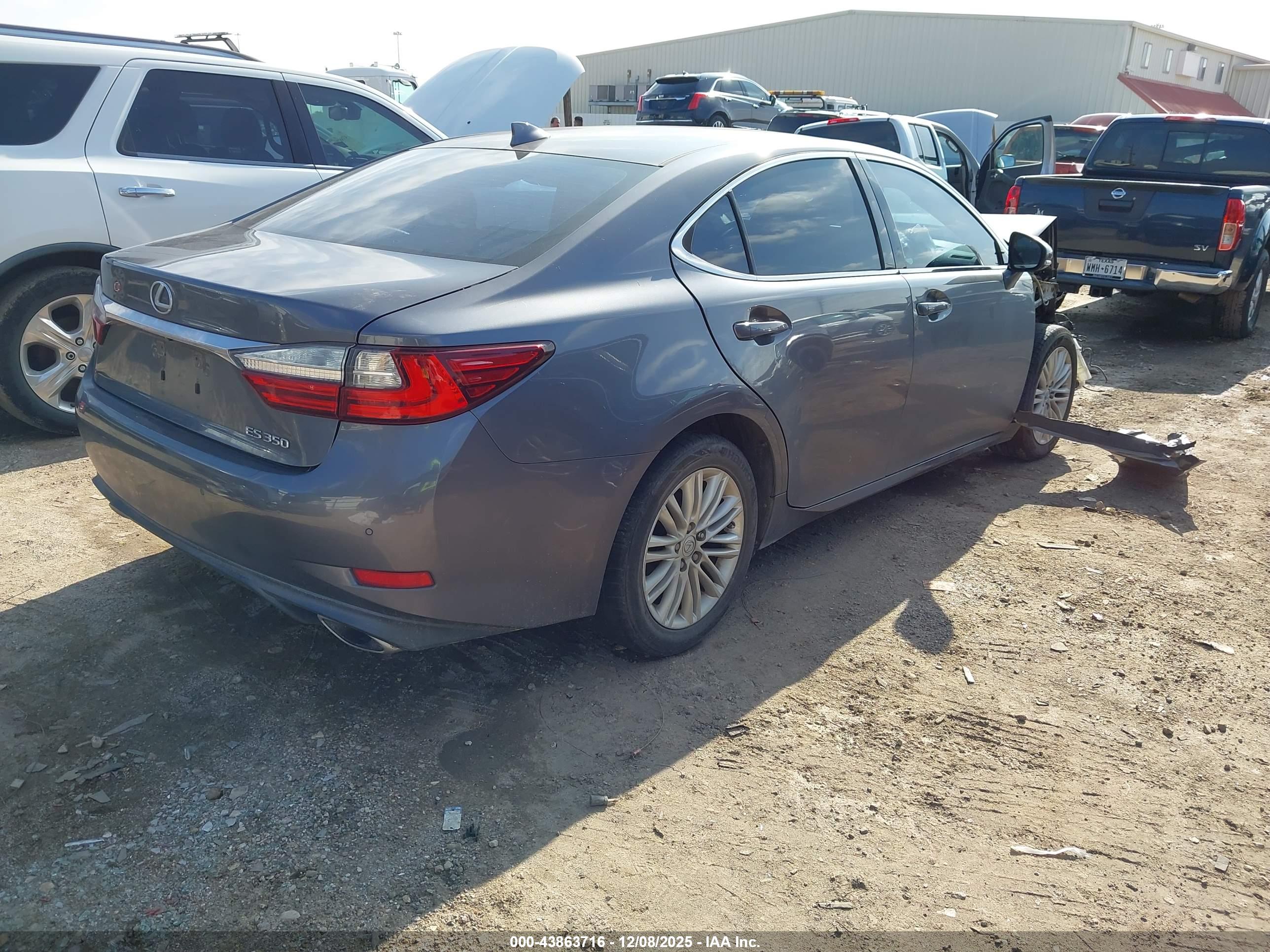 LEXUS ES image 4