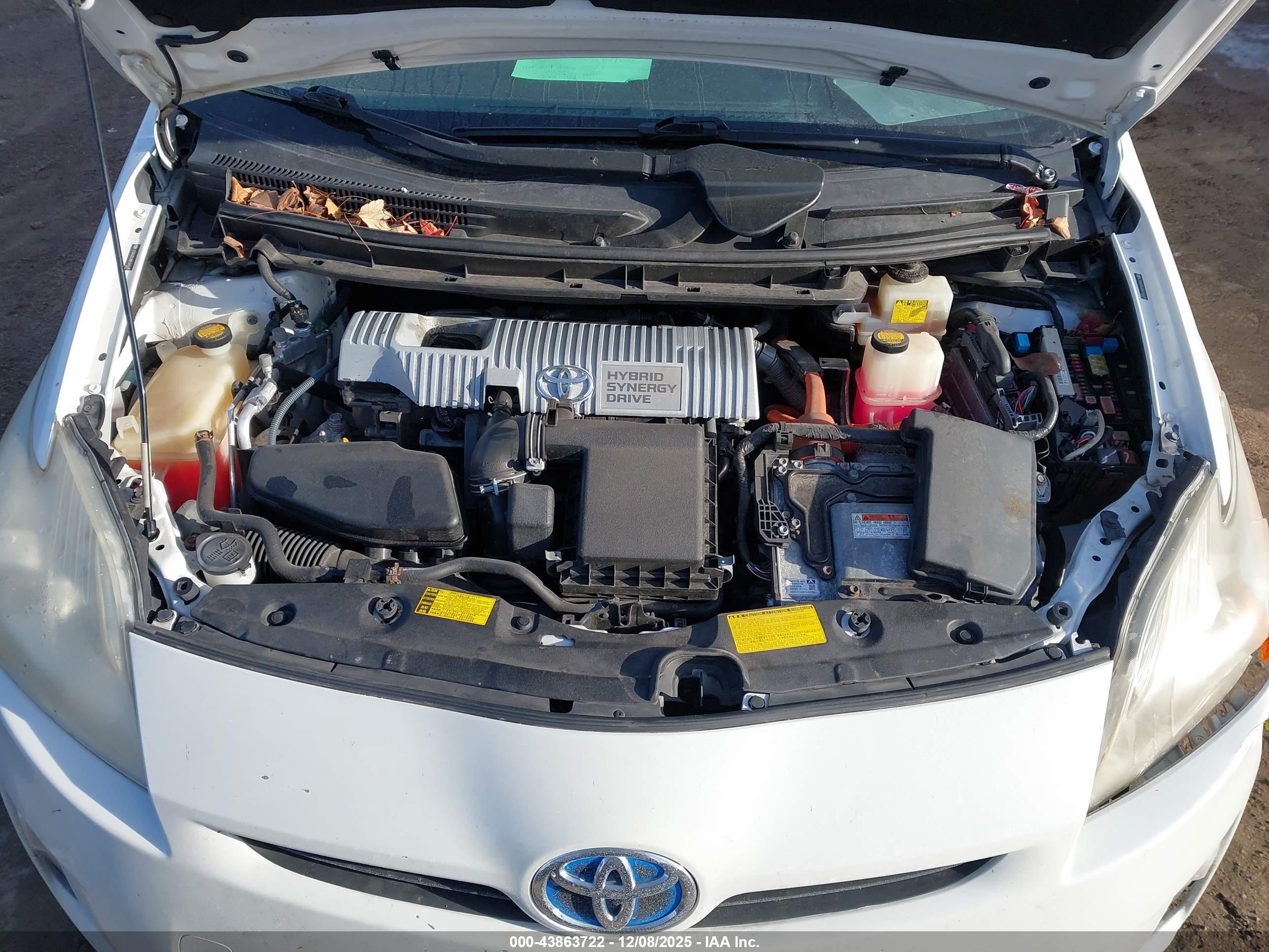 TOYOTA PRIUS image 10