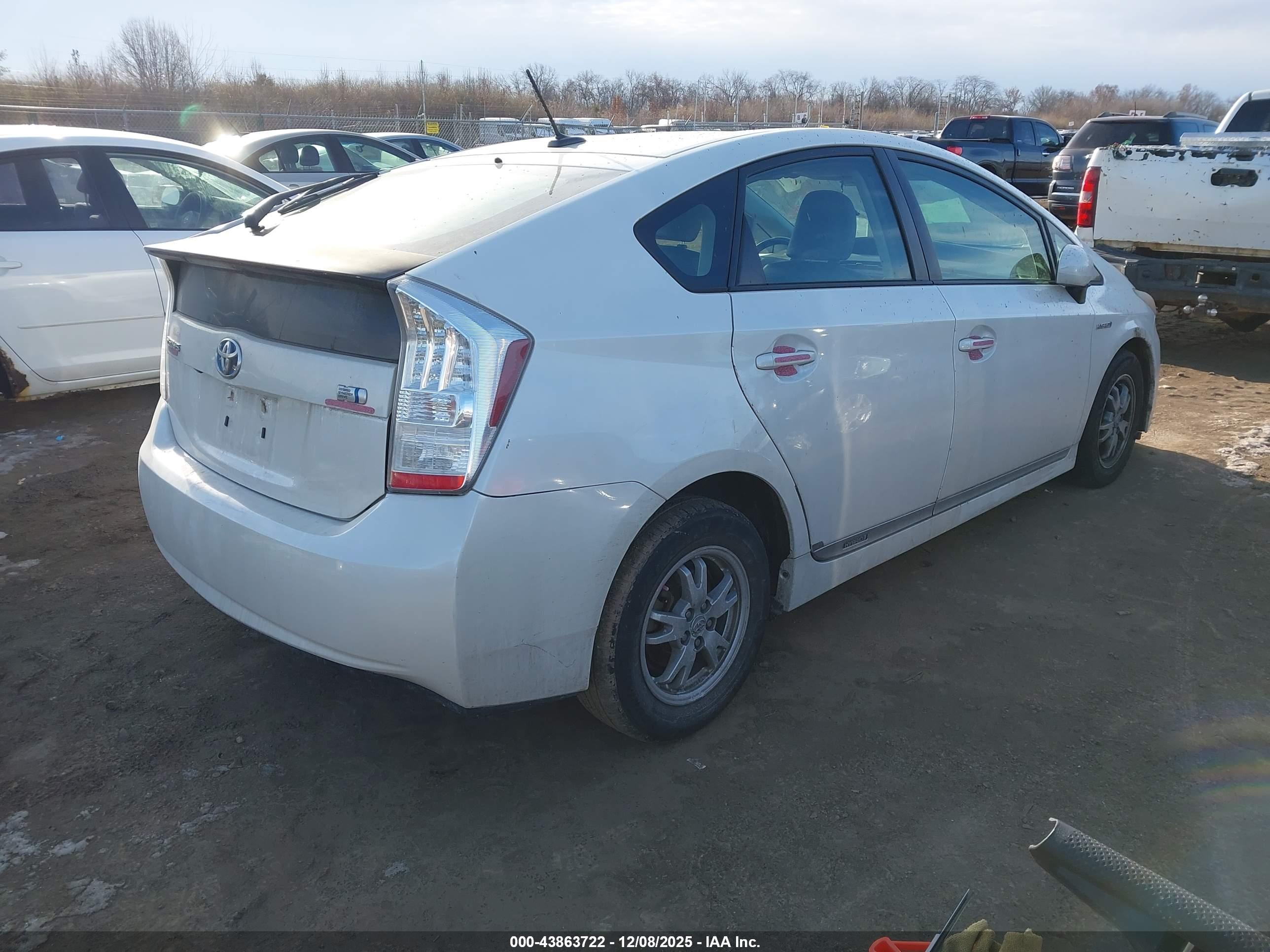 TOYOTA PRIUS image 4