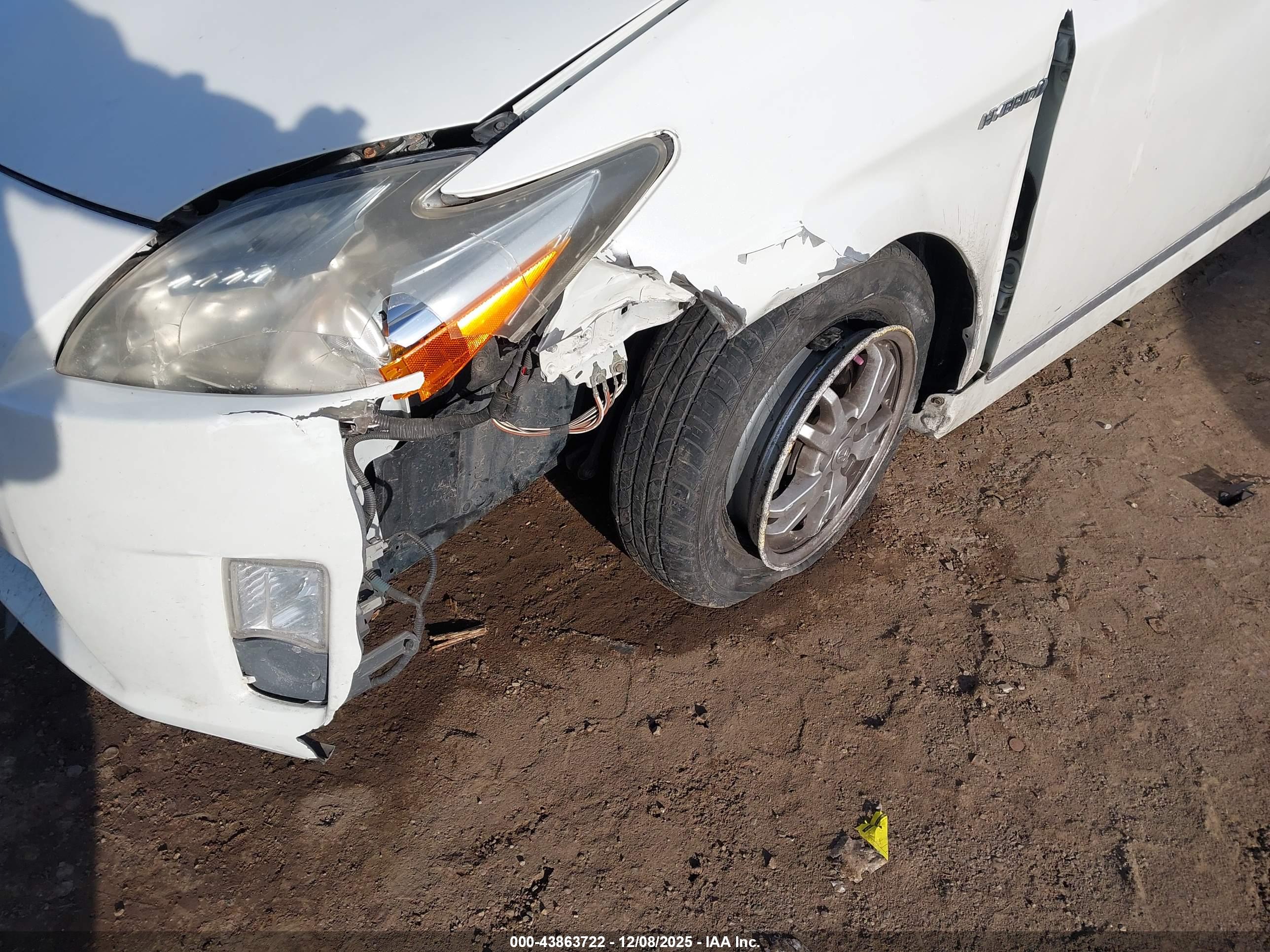 TOYOTA PRIUS image 6