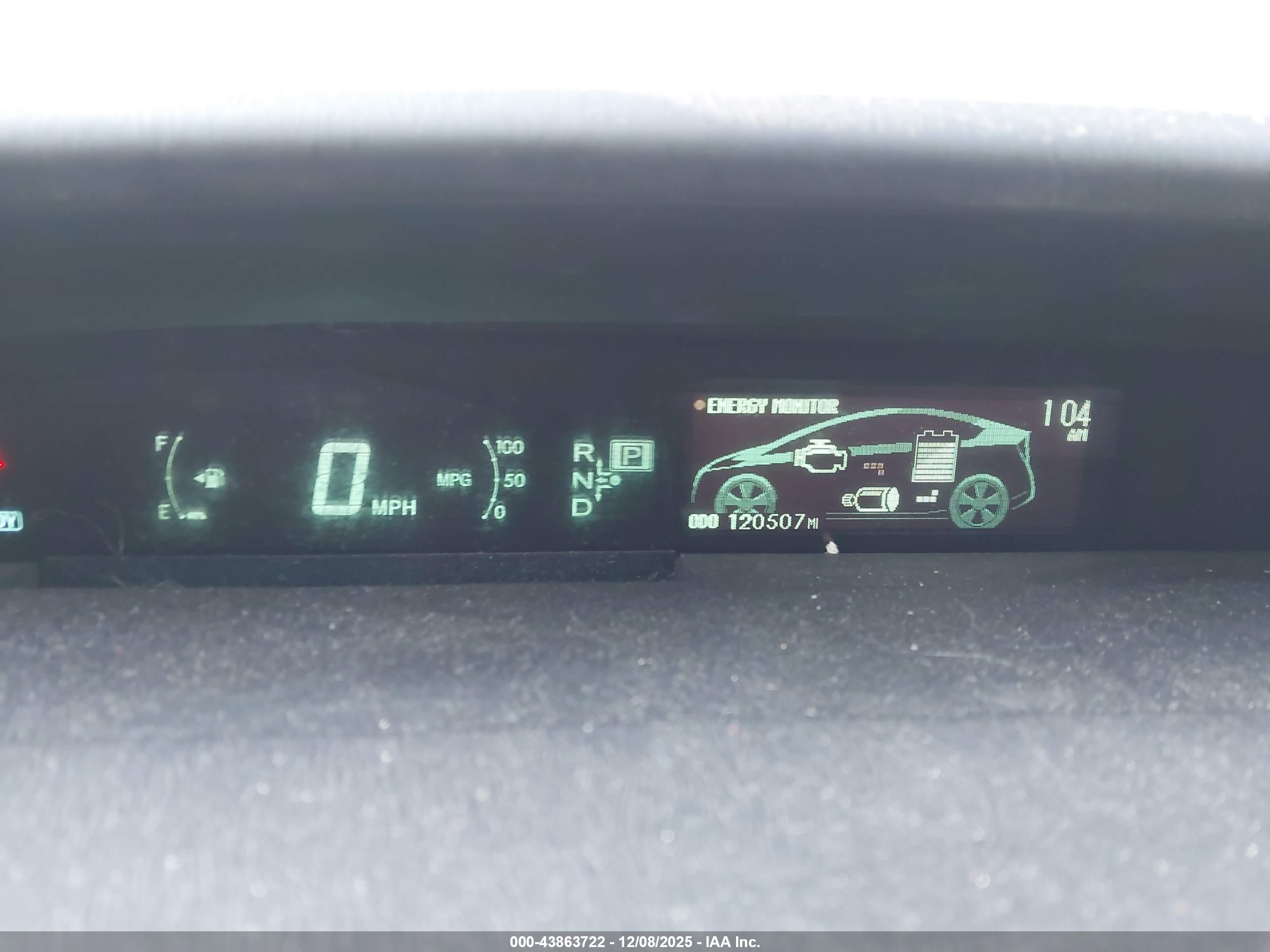 TOYOTA PRIUS image 7