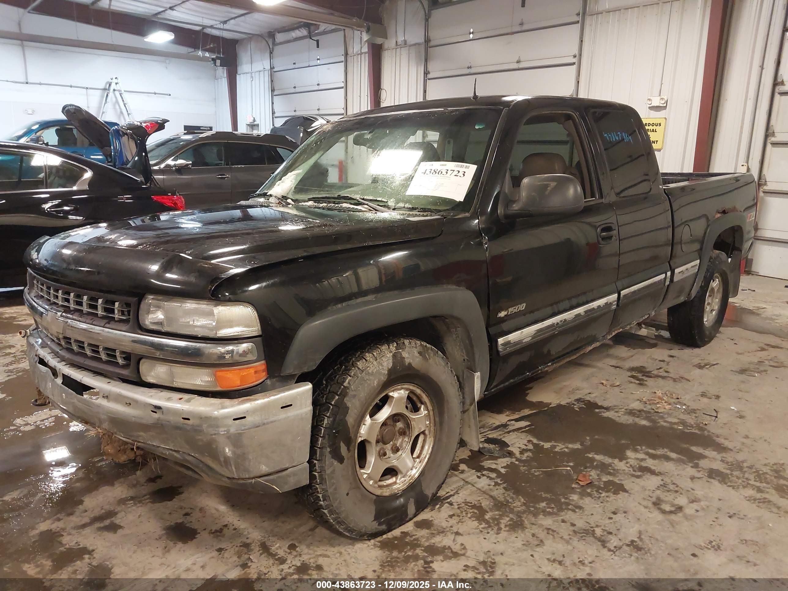 CHEVROLET SILVERADO image 2