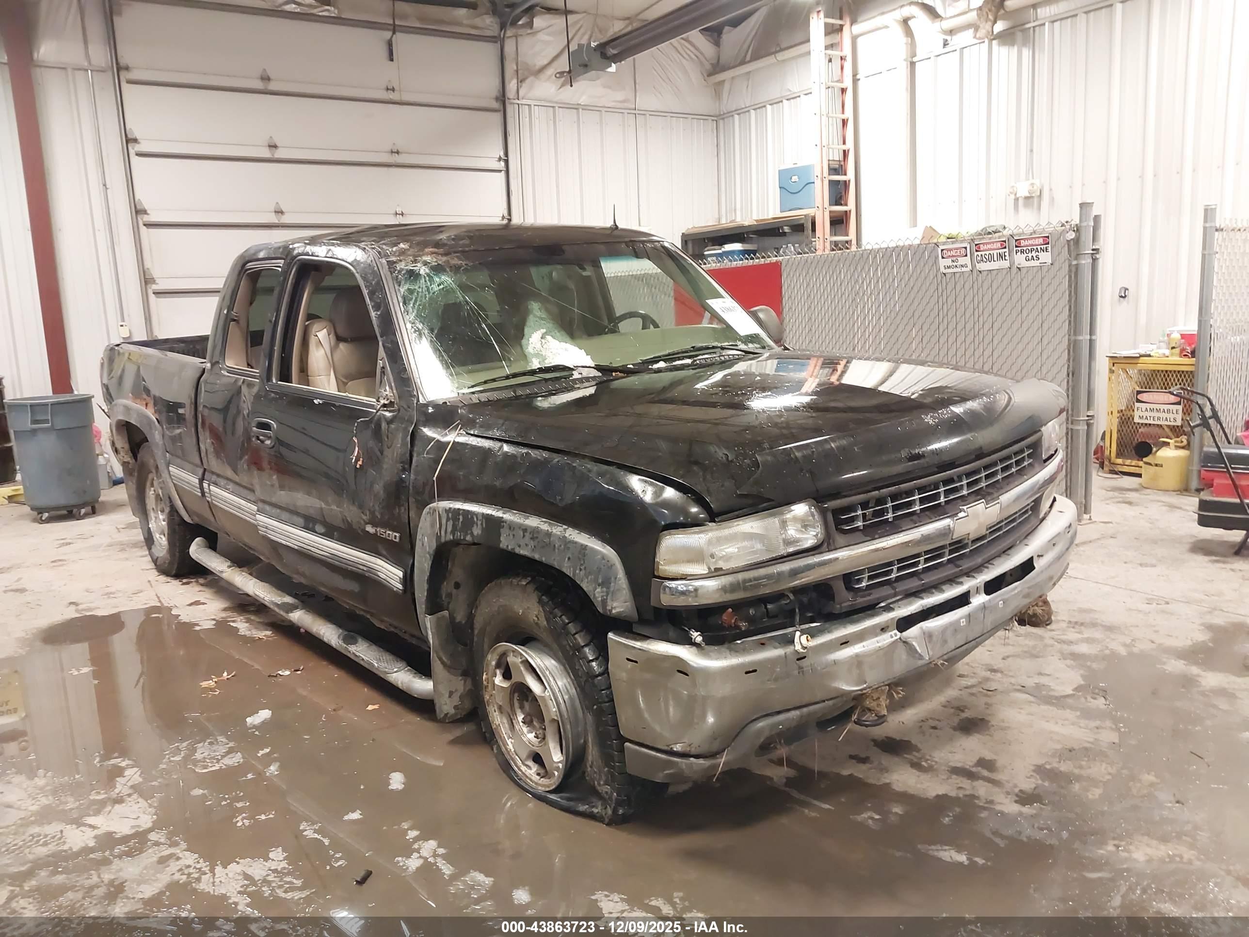 CHEVROLET SILVERADO image 6