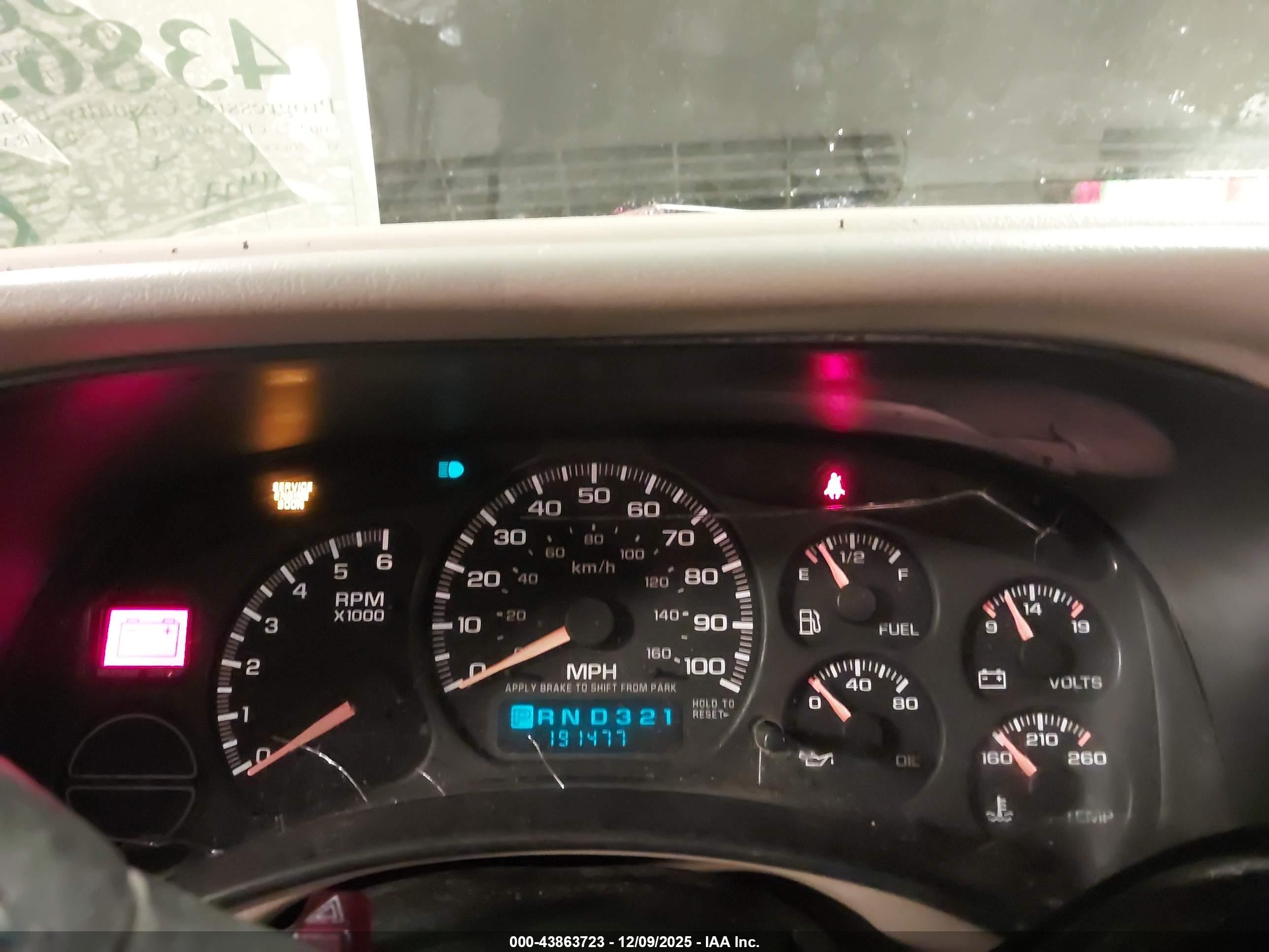 CHEVROLET SILVERADO image 7