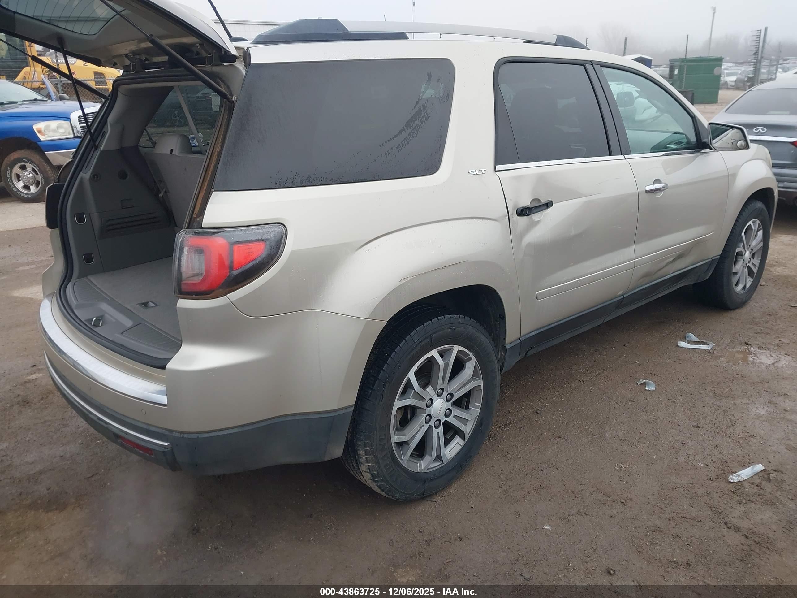 GMC ACADIA image 4