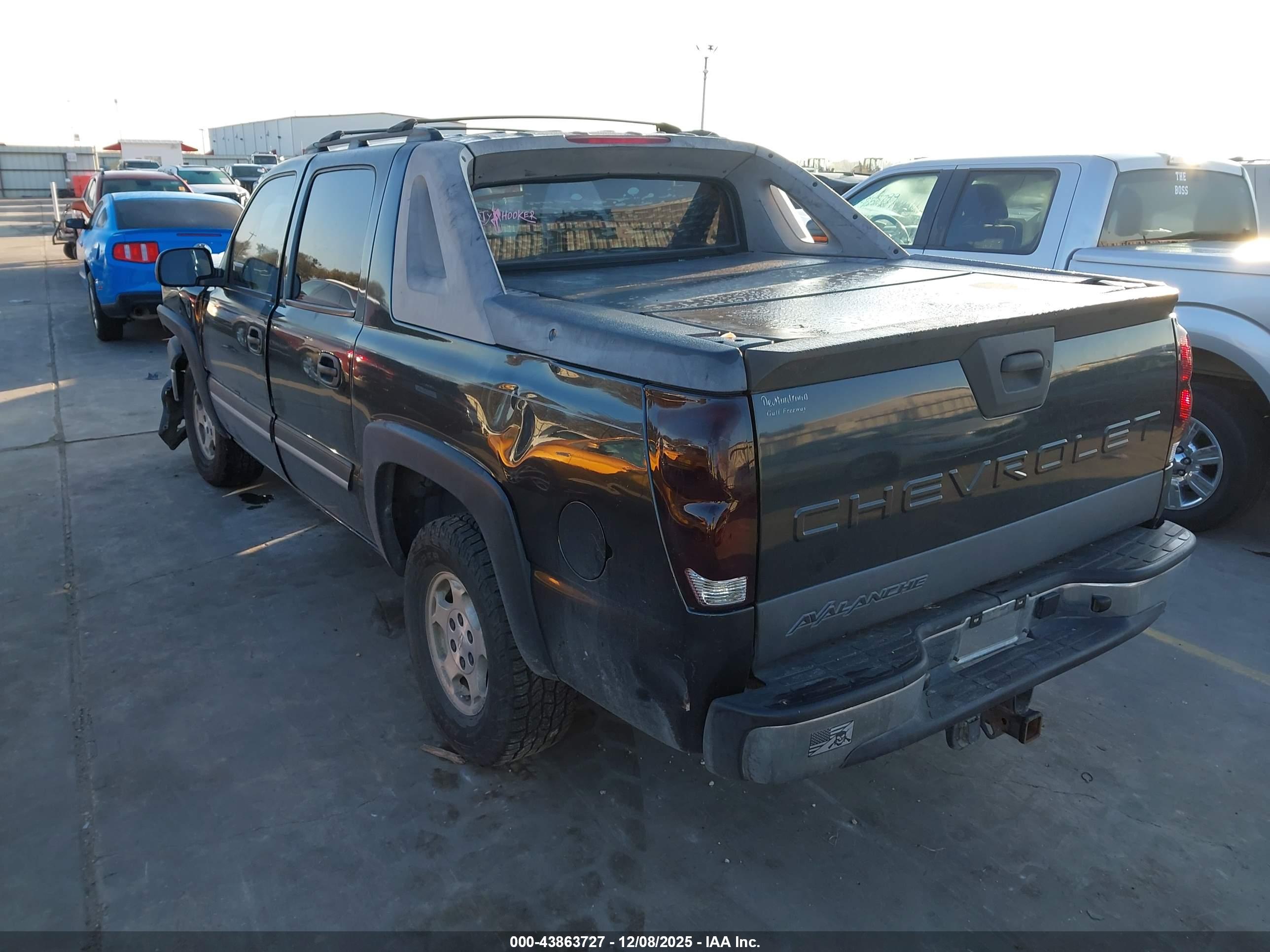 CHEVROLET AVALANCHE image 3