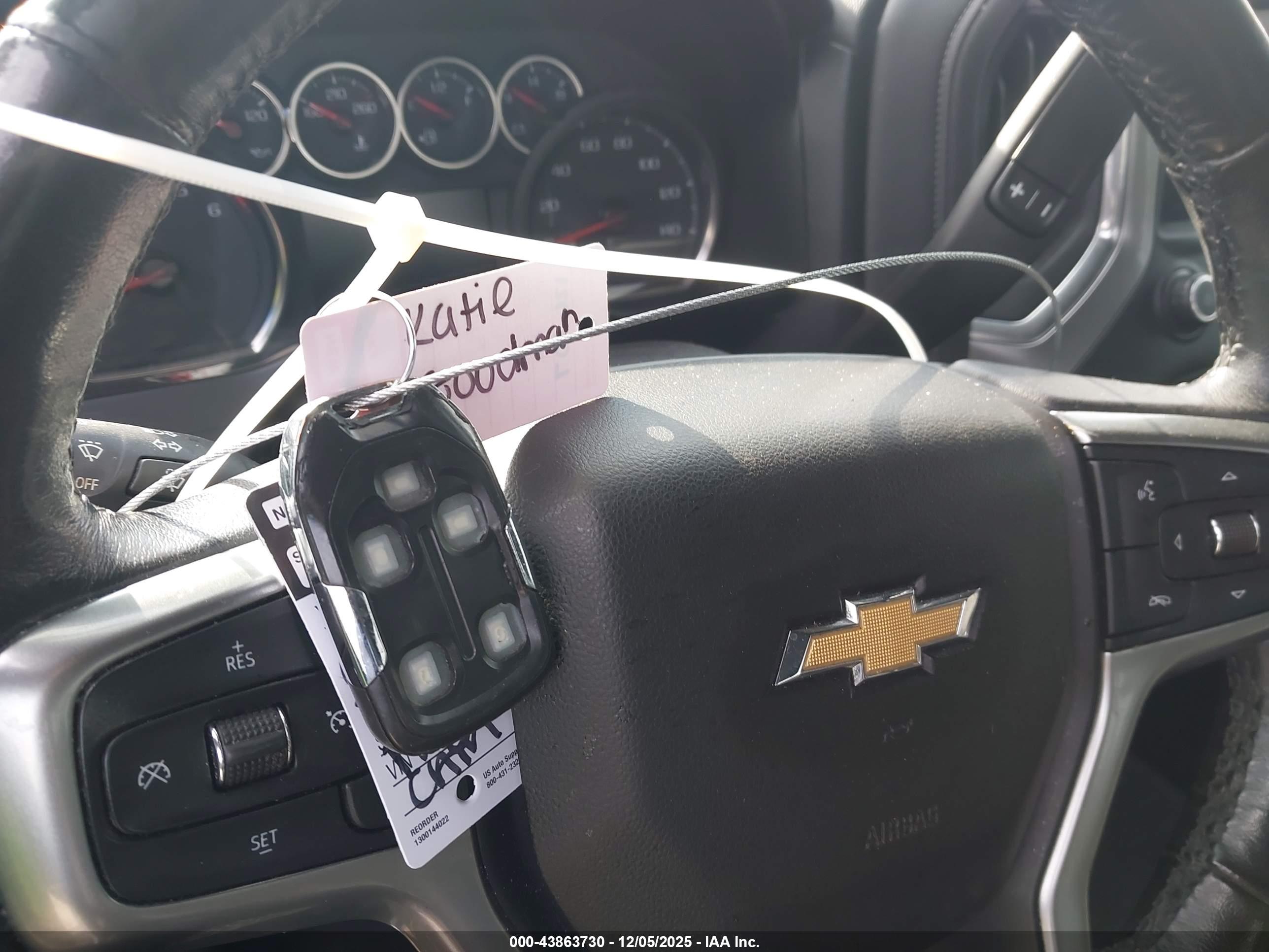 CHEVROLET SILVERADO image 11