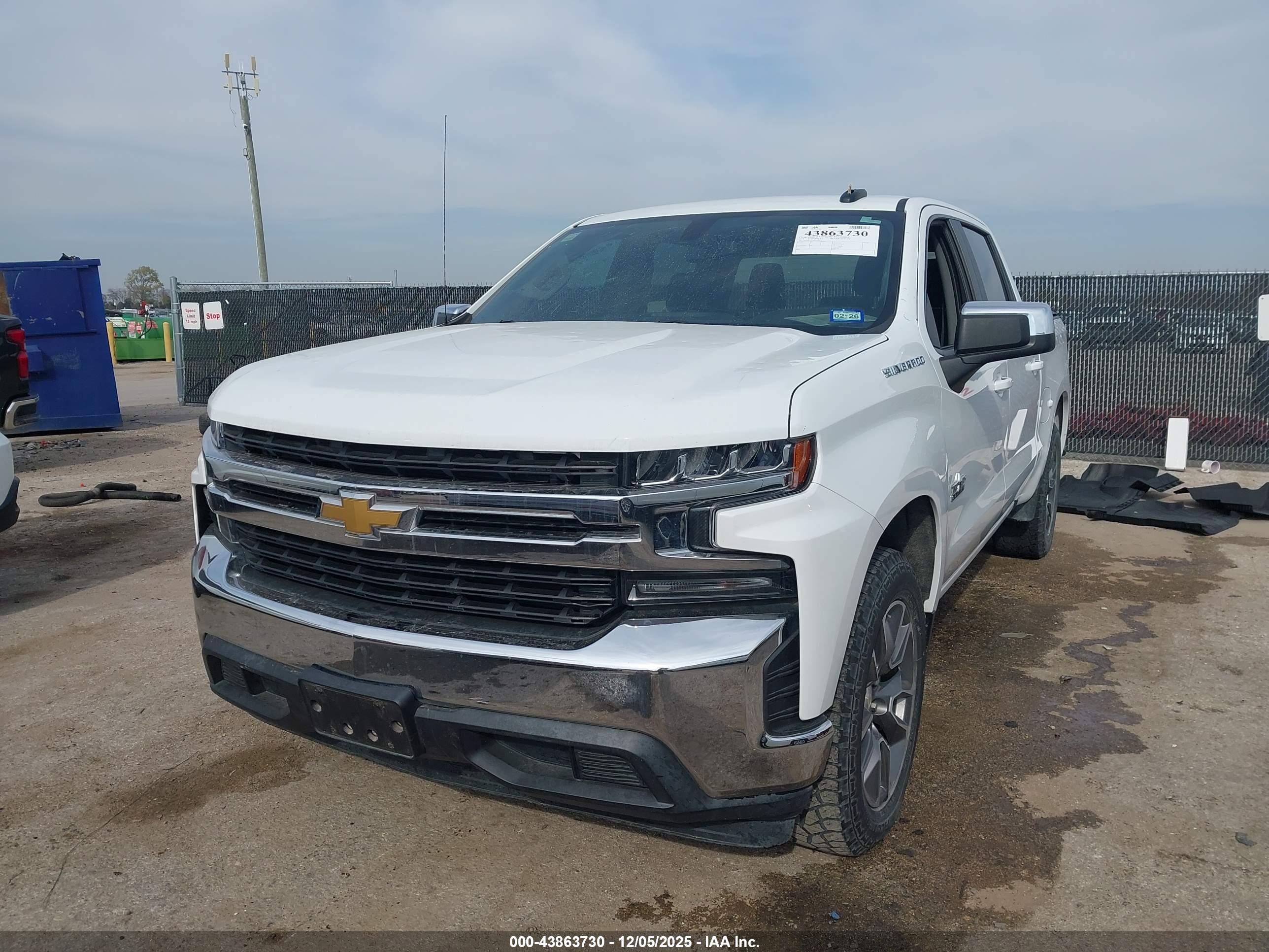 CHEVROLET SILVERADO image 2