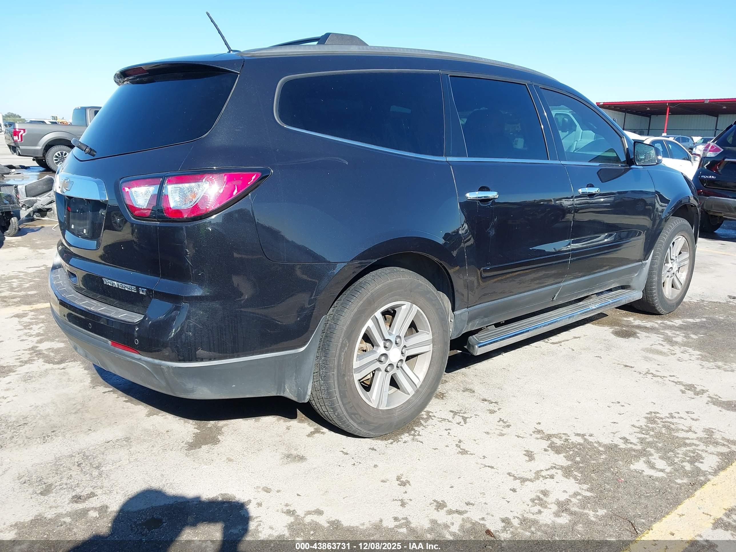 CHEVROLET TRAVERSE image 4