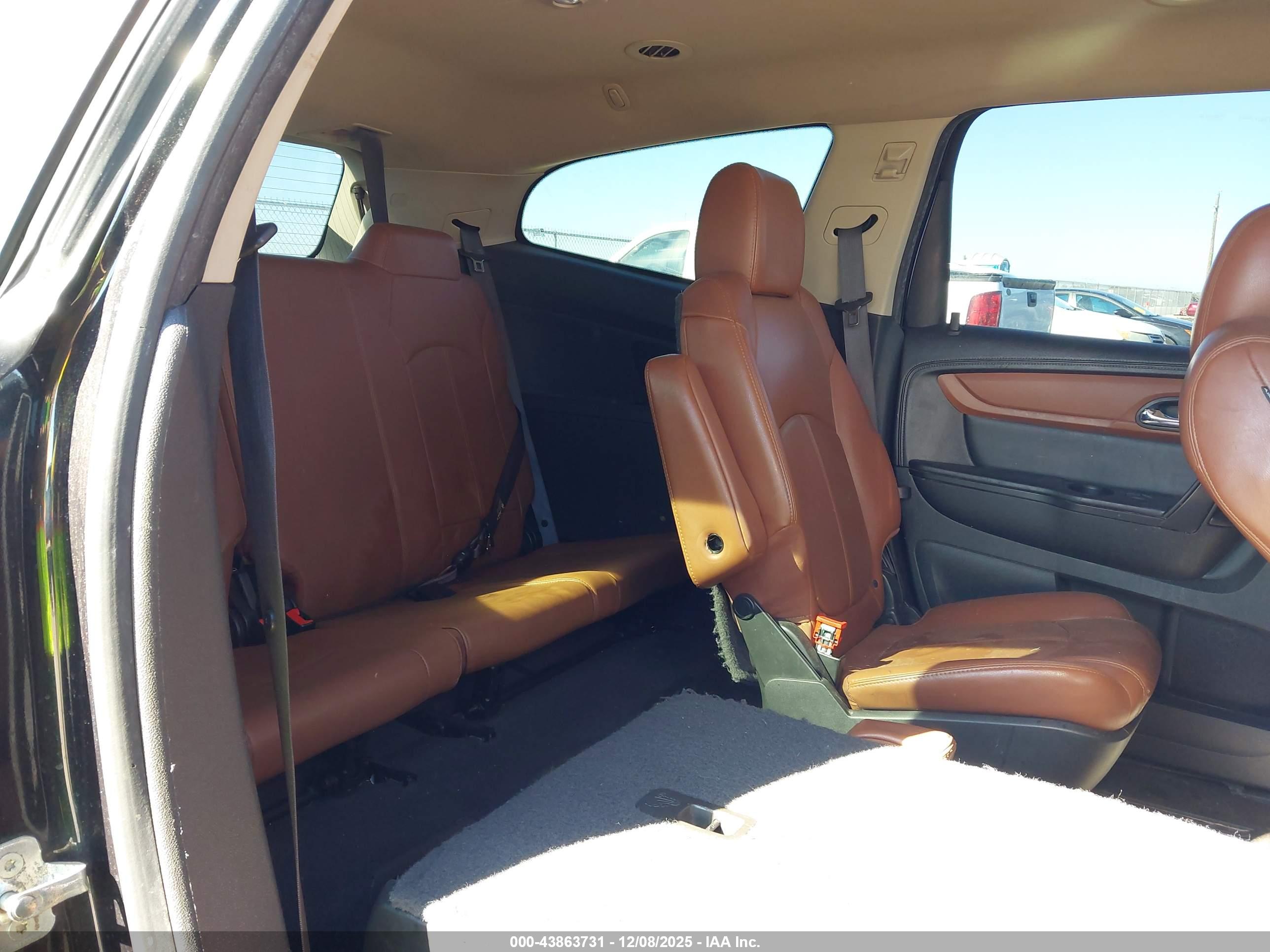 CHEVROLET TRAVERSE image 8