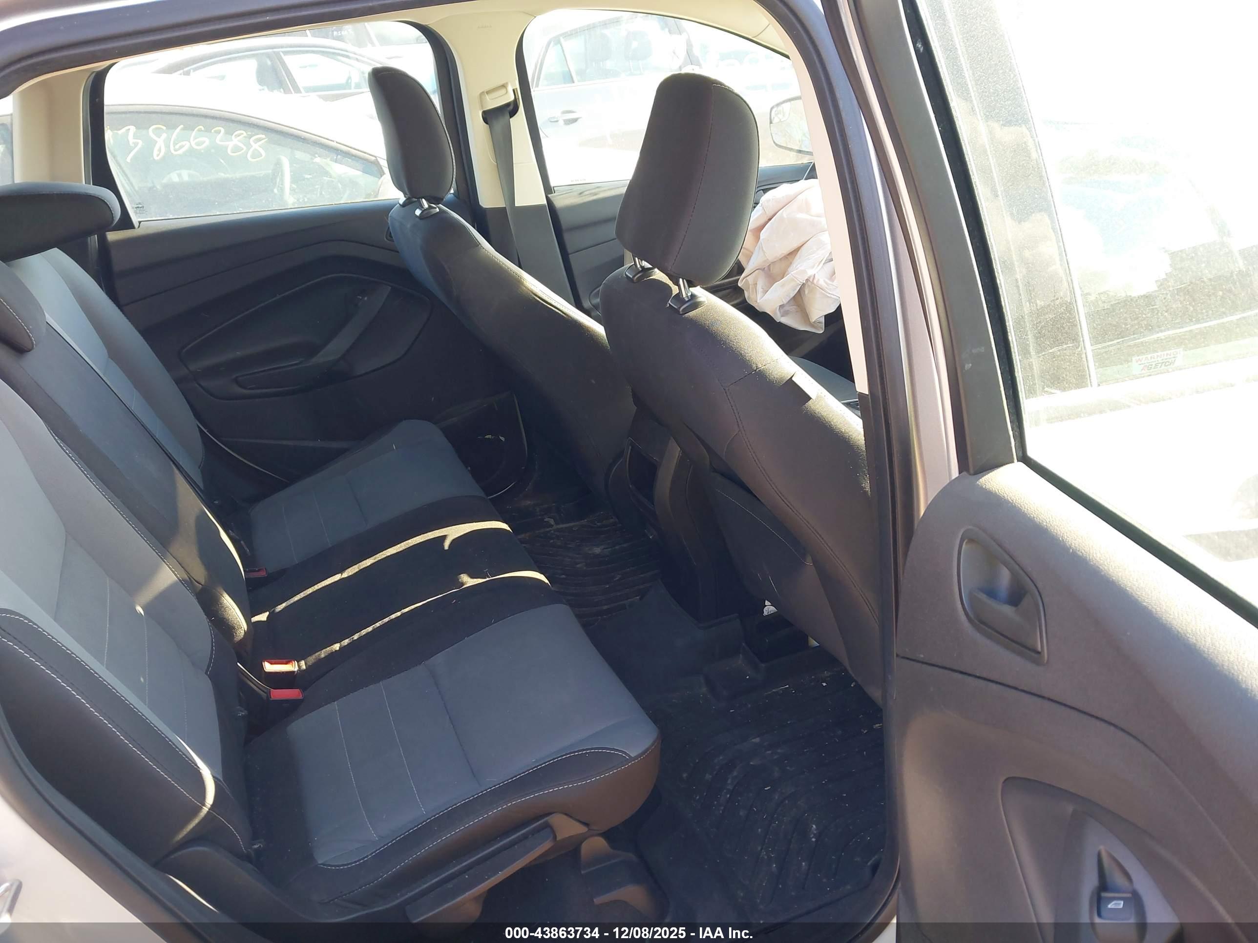 FORD ESCAPE image 8