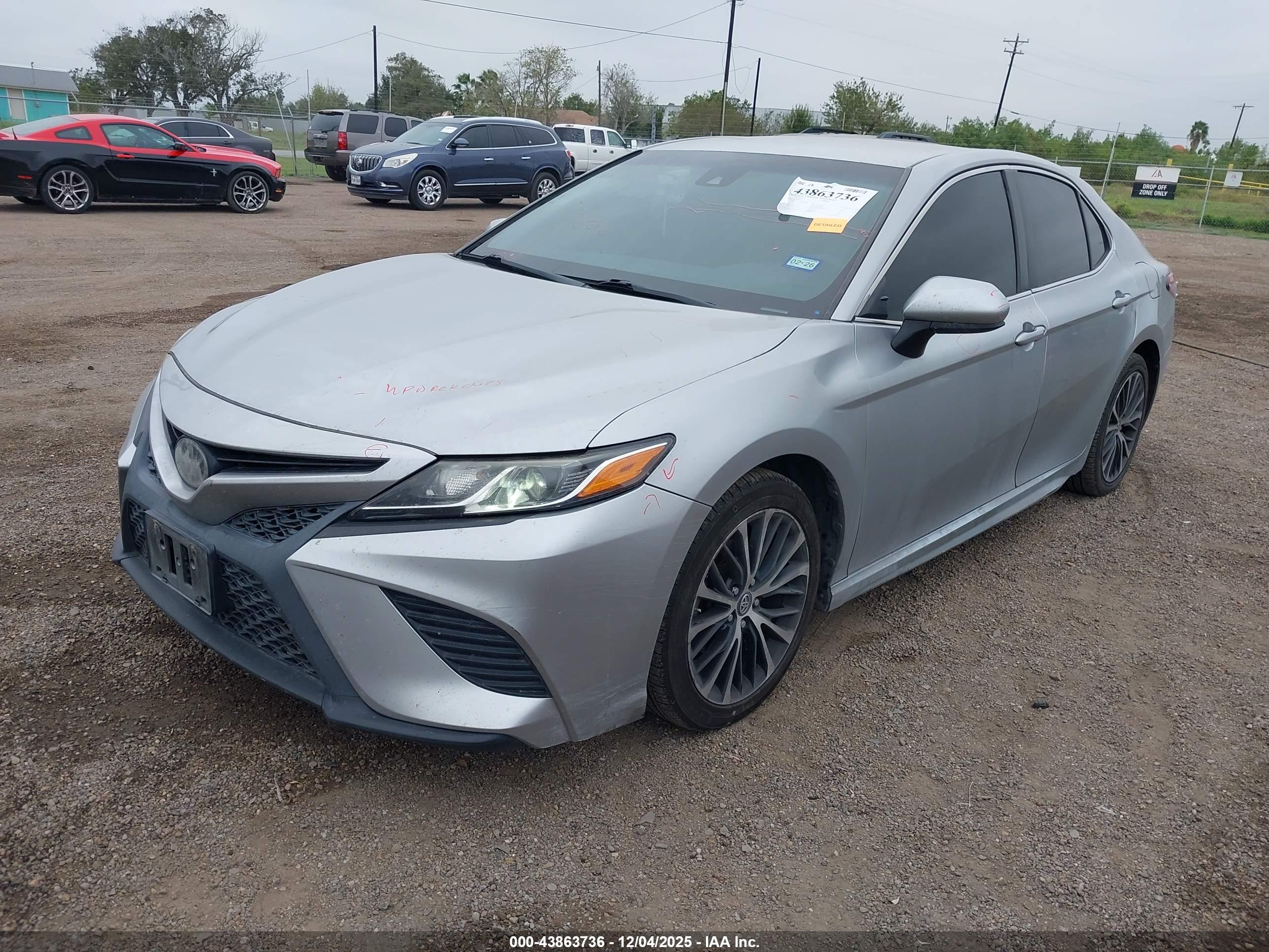 TOYOTA CAMRY image 2