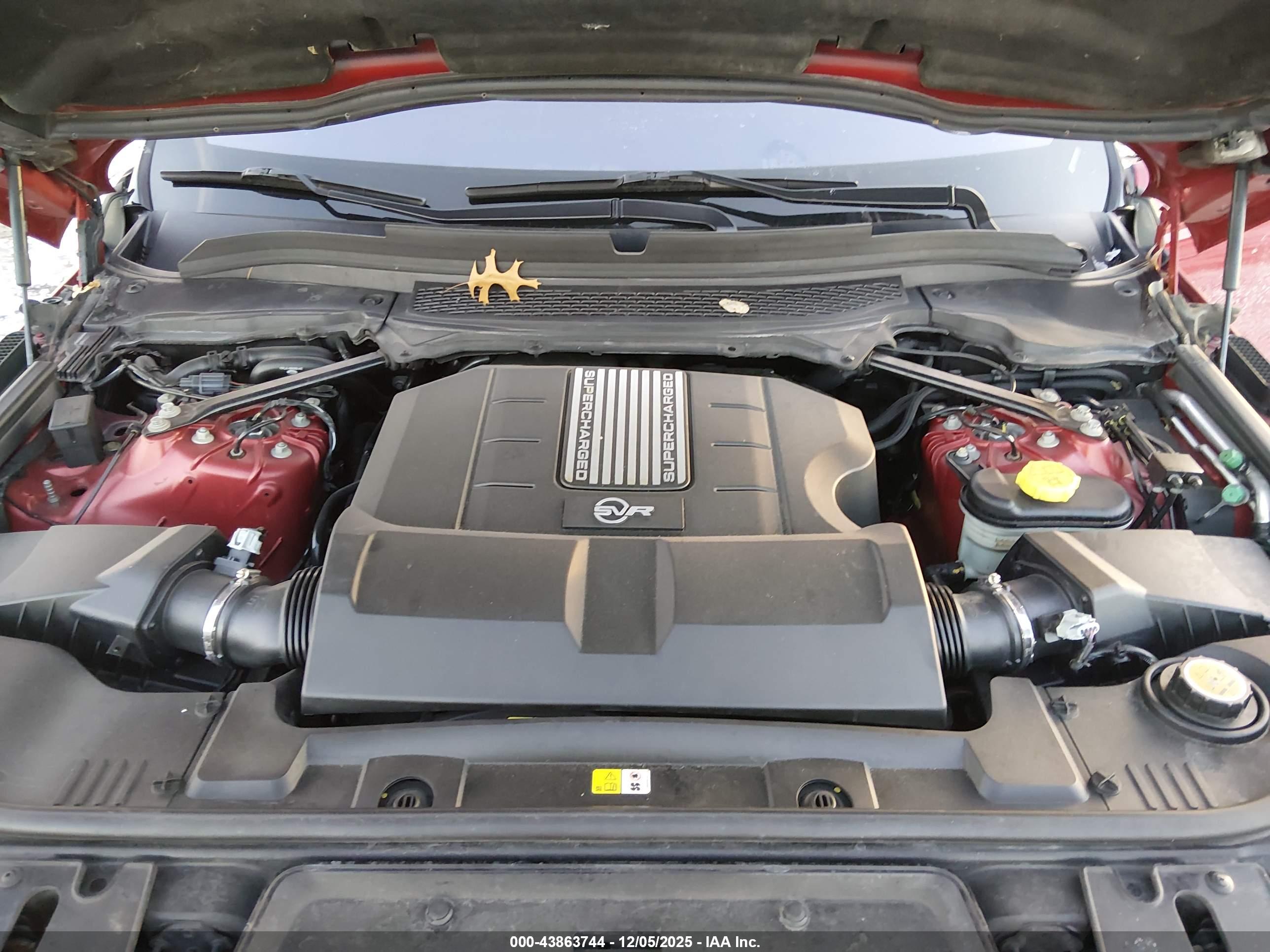 LAND ROVER image 10